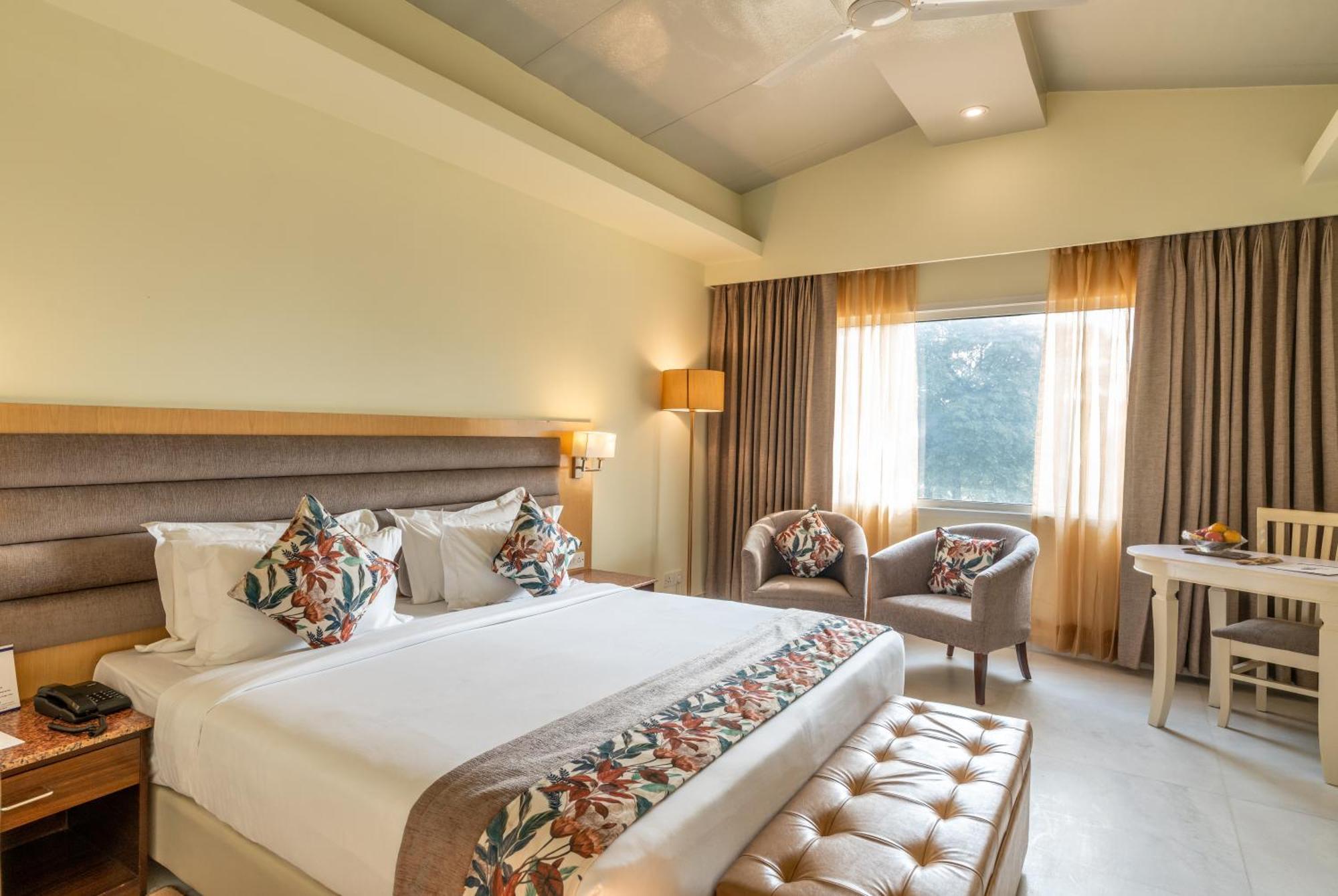 Western Country Club Resort 4*