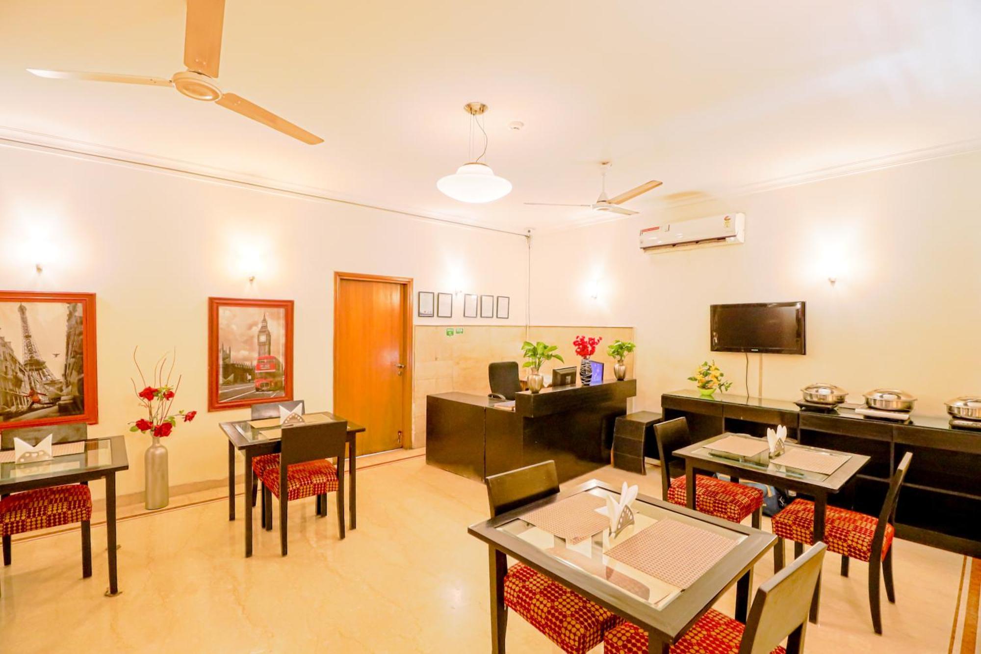 Guest house Ahuja Residency Cyber City I 3*