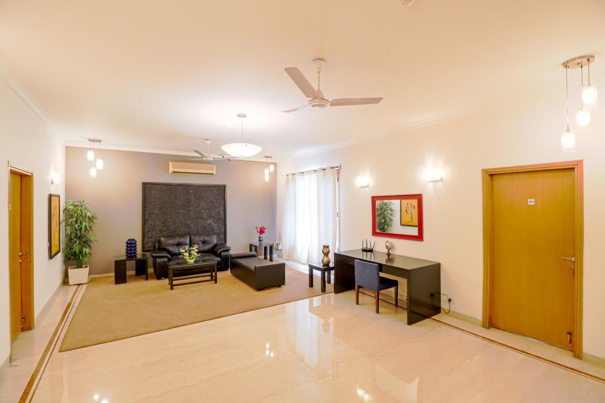 Ahuja Residency Cyber City I 3* Gurgaon