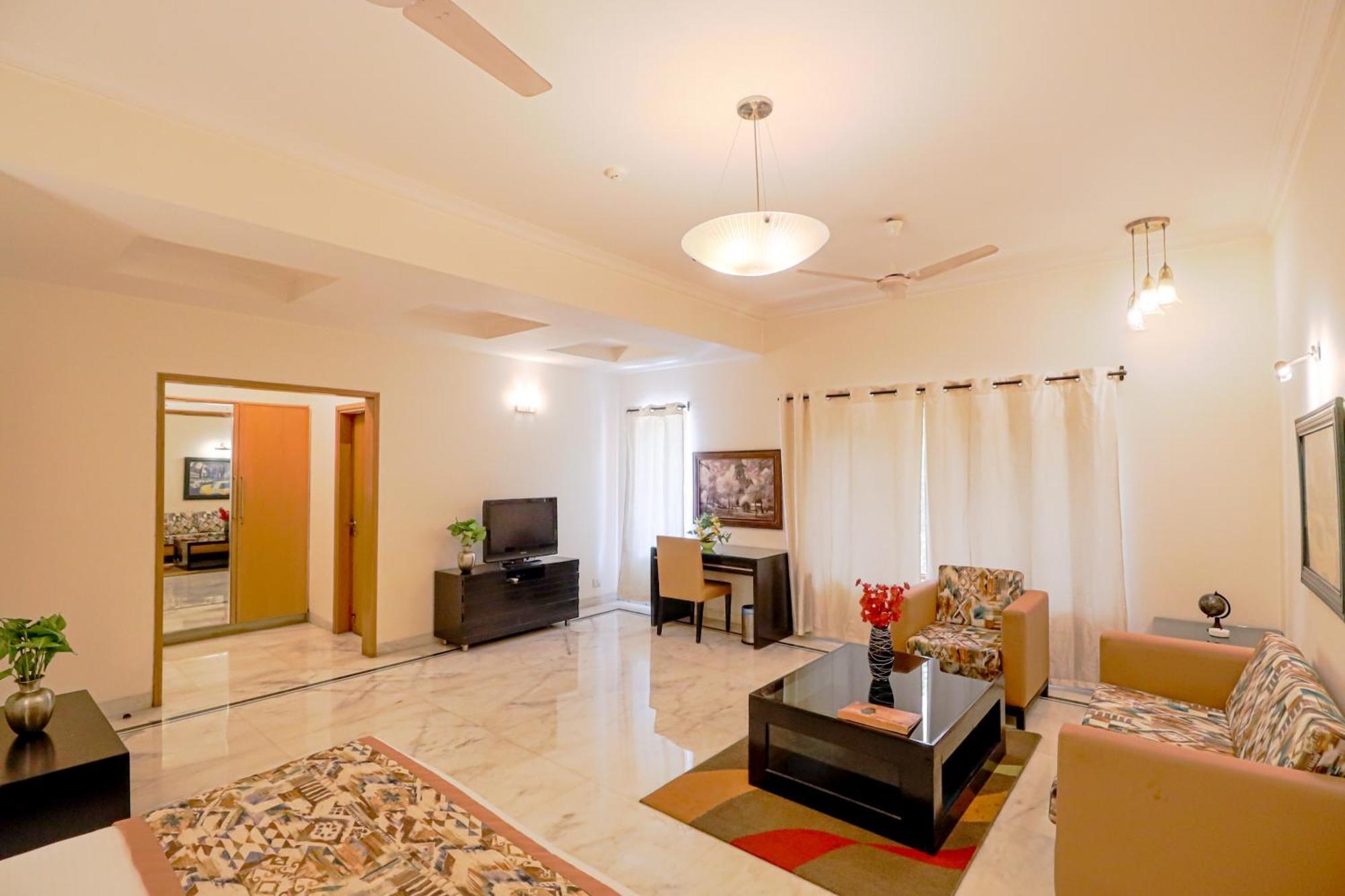 Ahuja Residency Cyber City I 3*