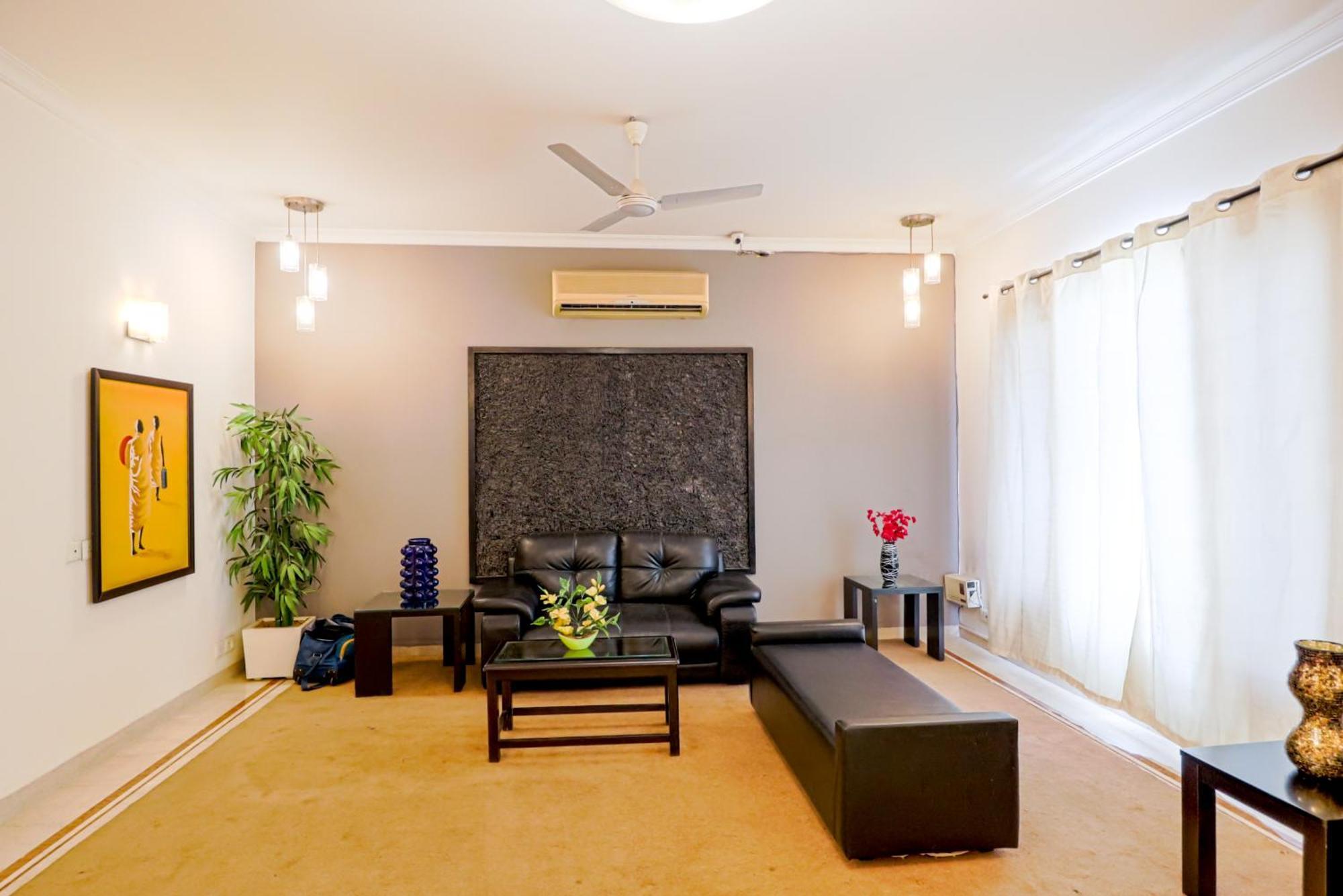 Ahuja Residency Cyber City I Guest house 3*