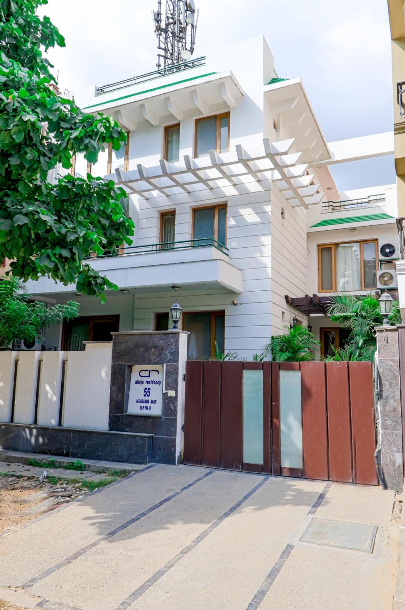 Guest house Ahuja Residency Cyber City I