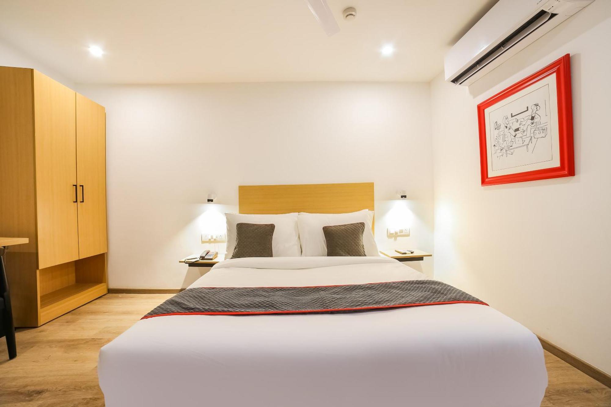 Super Townhouse Near Appu Ghar Hotel 4*