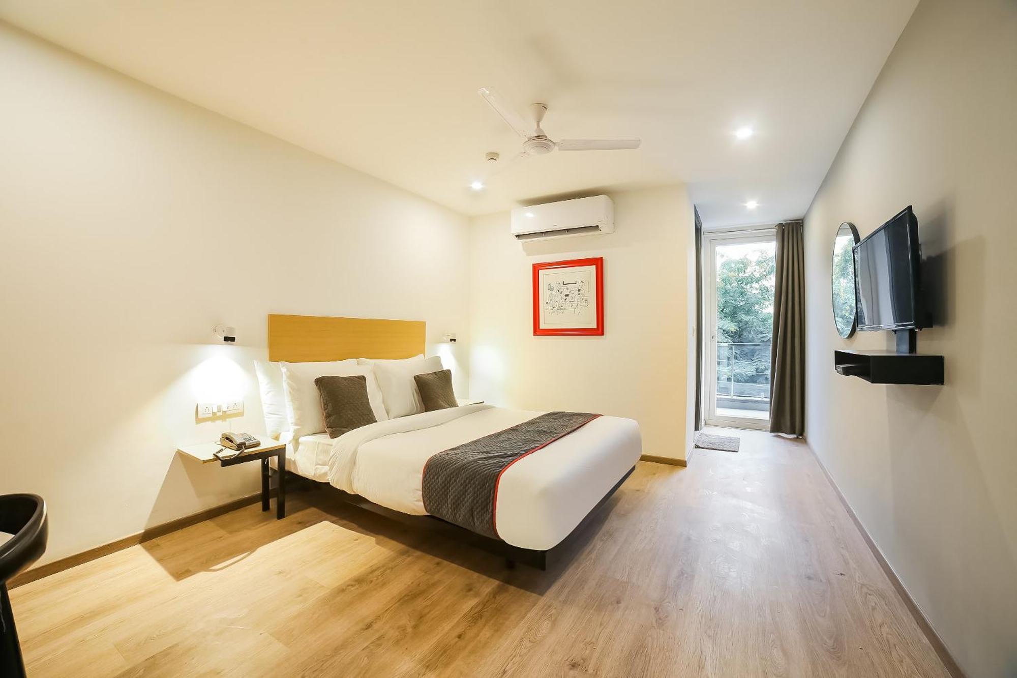 Super Townhouse Near Appu Ghar Hotel