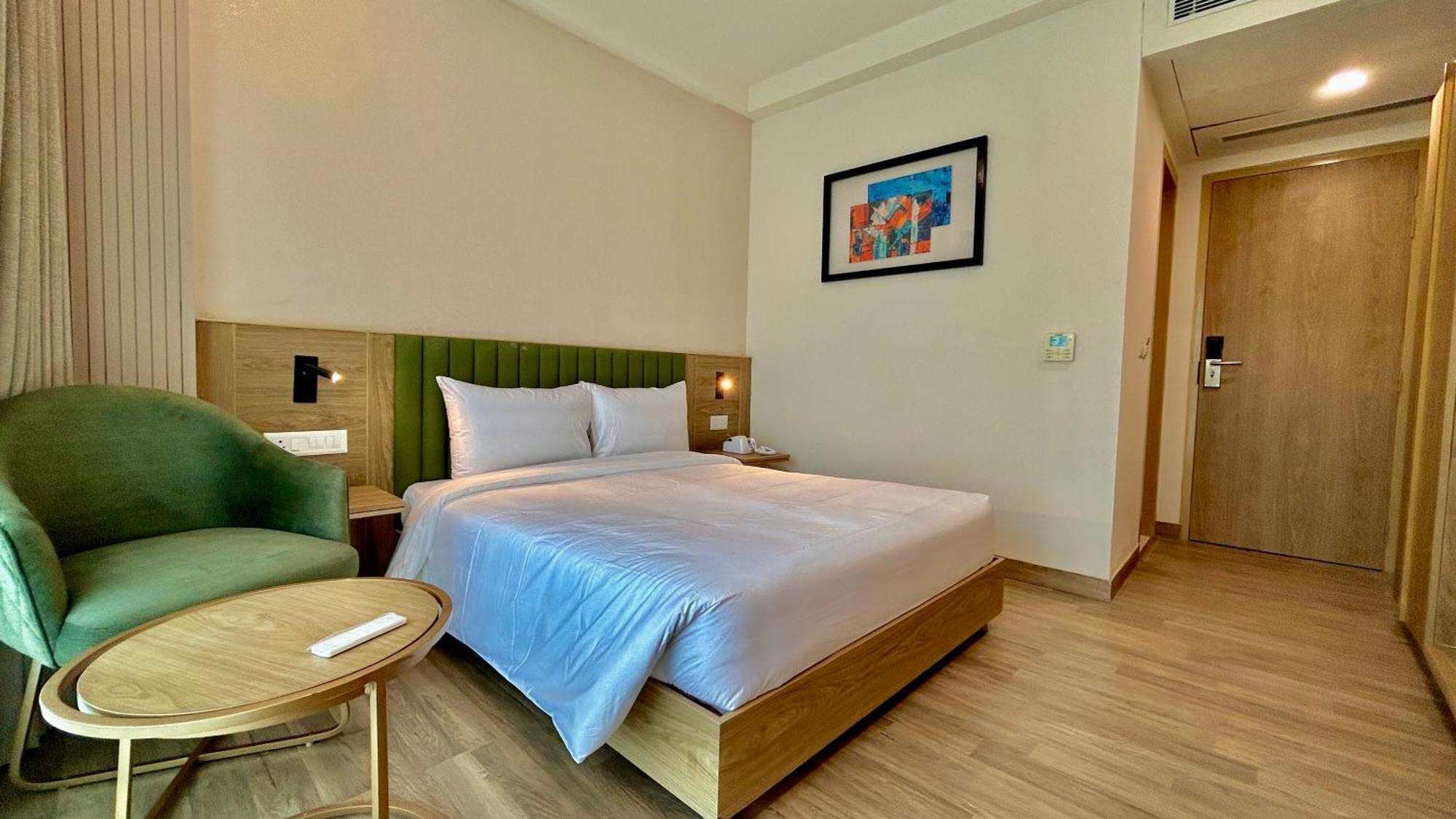 Limon & Banquet Sector 29, 4* Gurgaon