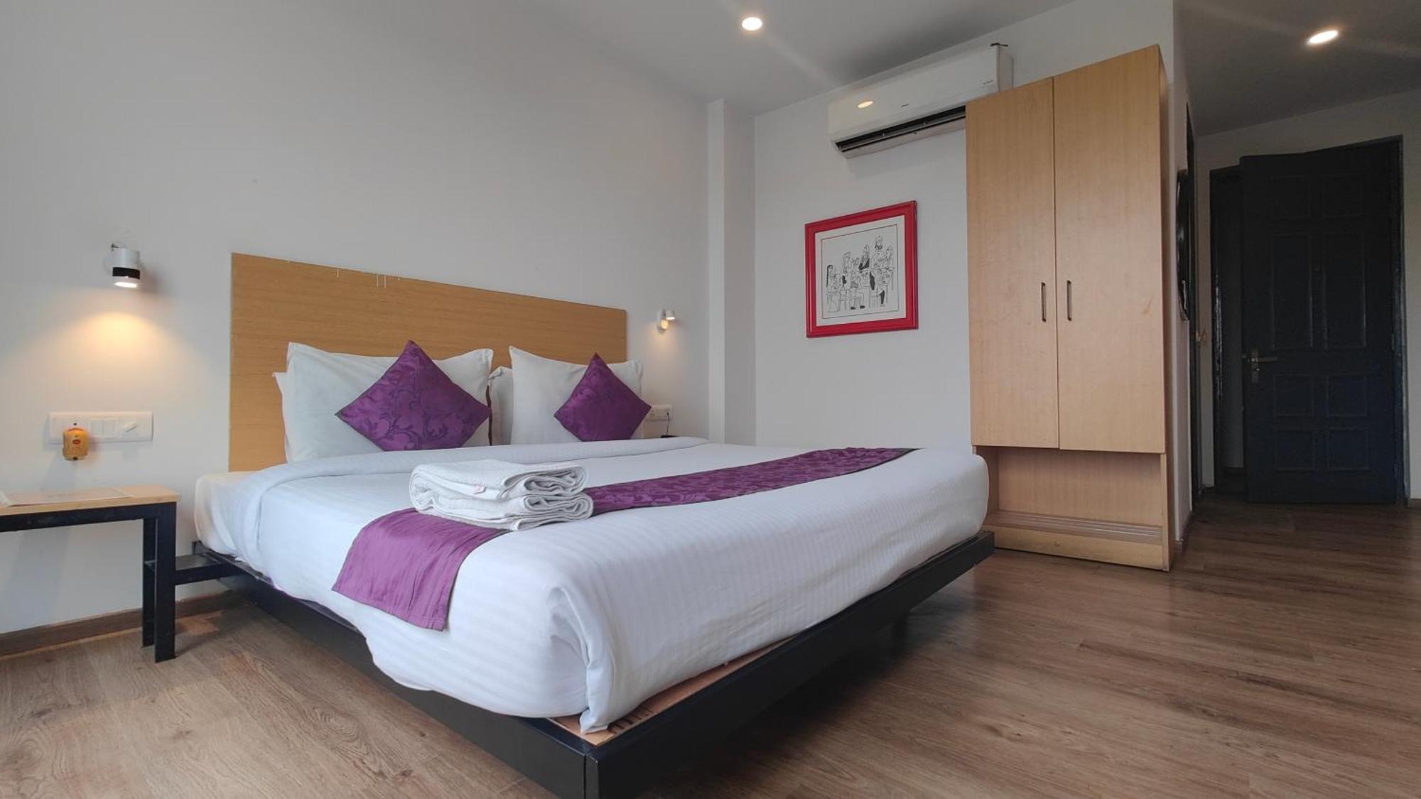 Orange Hotel 3*