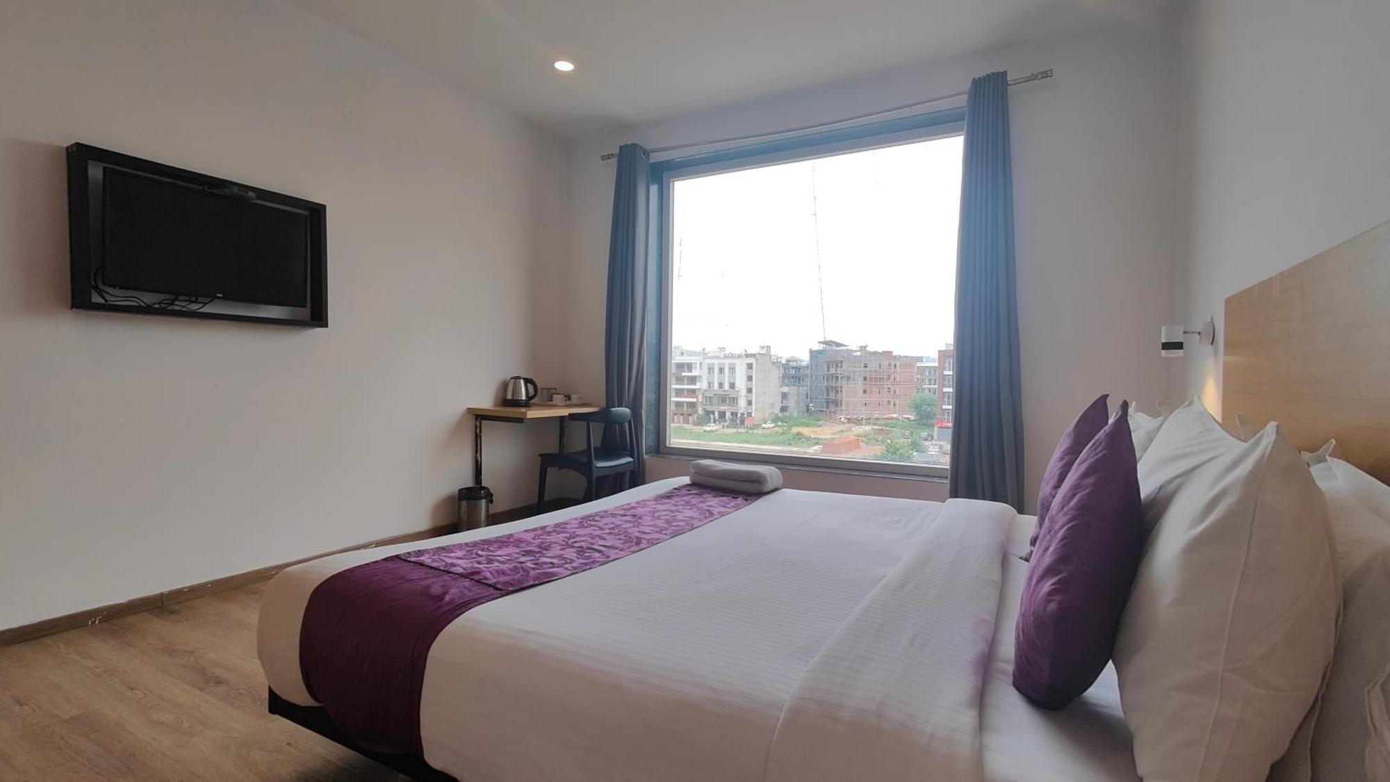 Hotel Orange Gurgaon