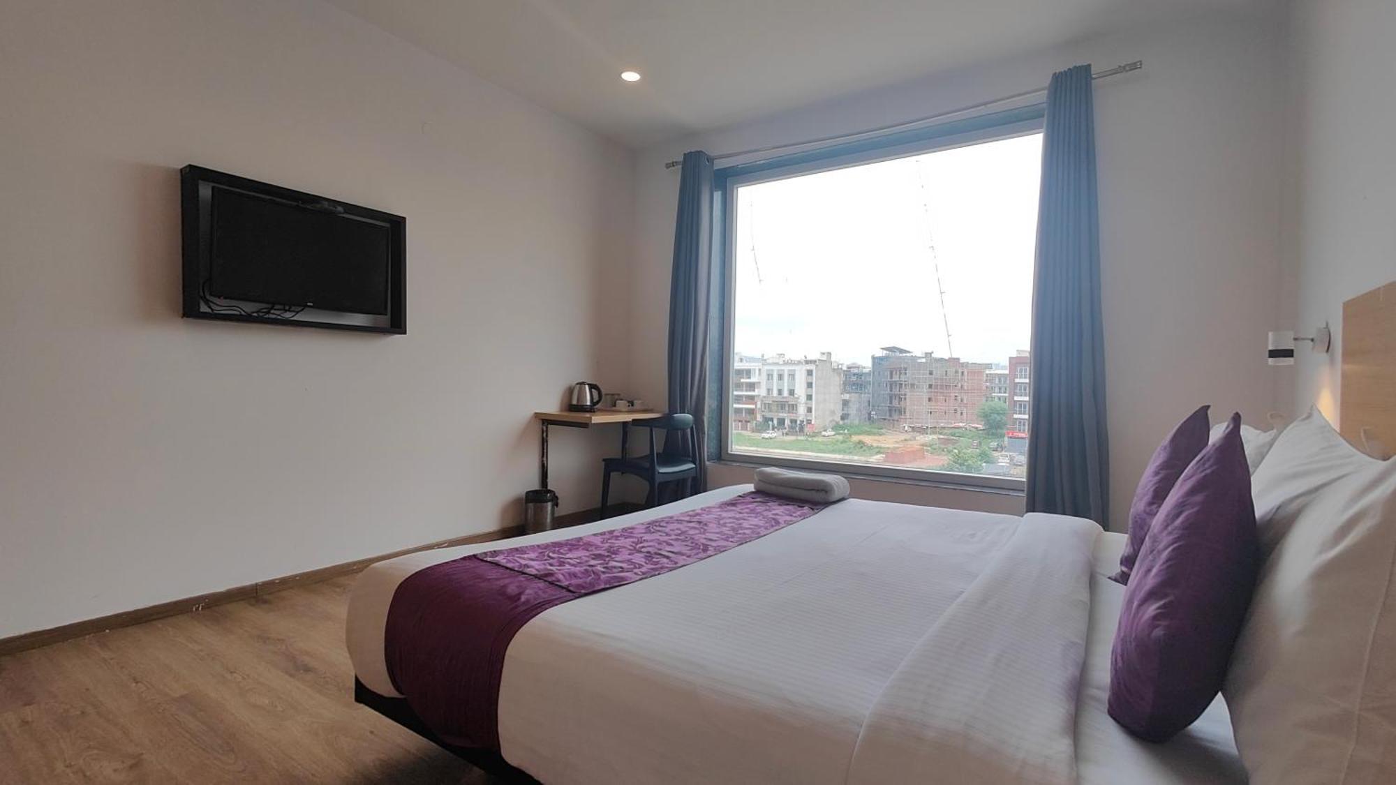Hotel Orange Gurgaon