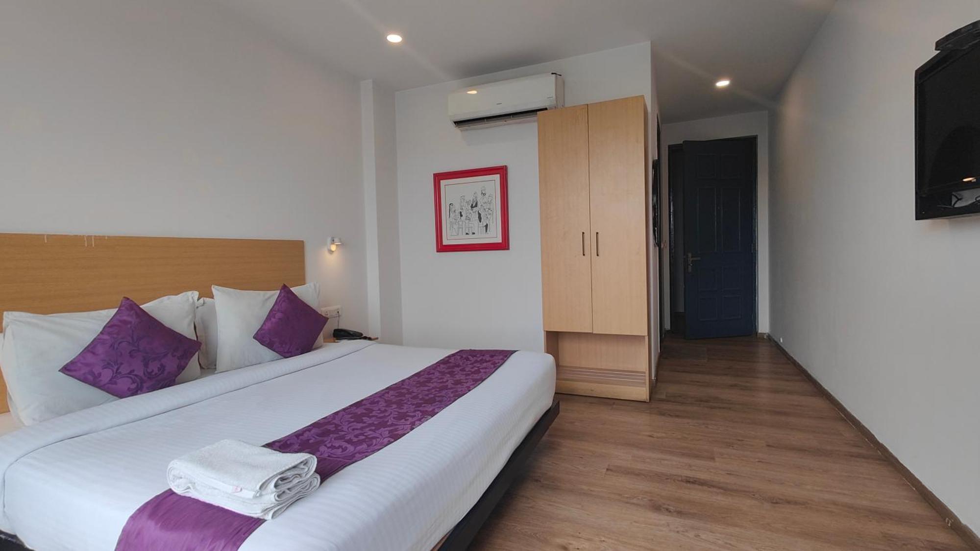 Orange Hotel 3*