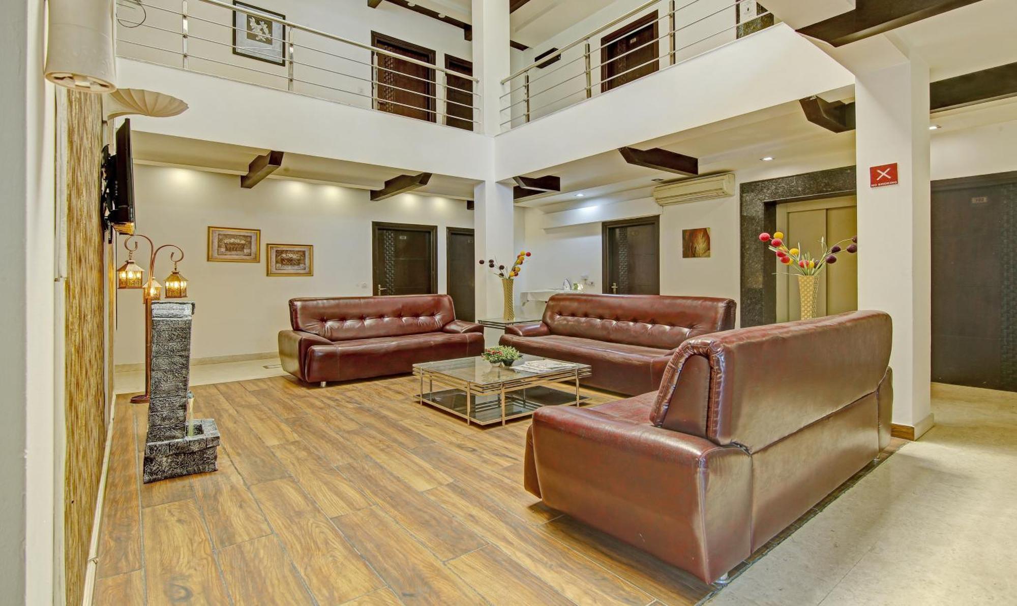 Blue Moon Residency & Restaurant 3*