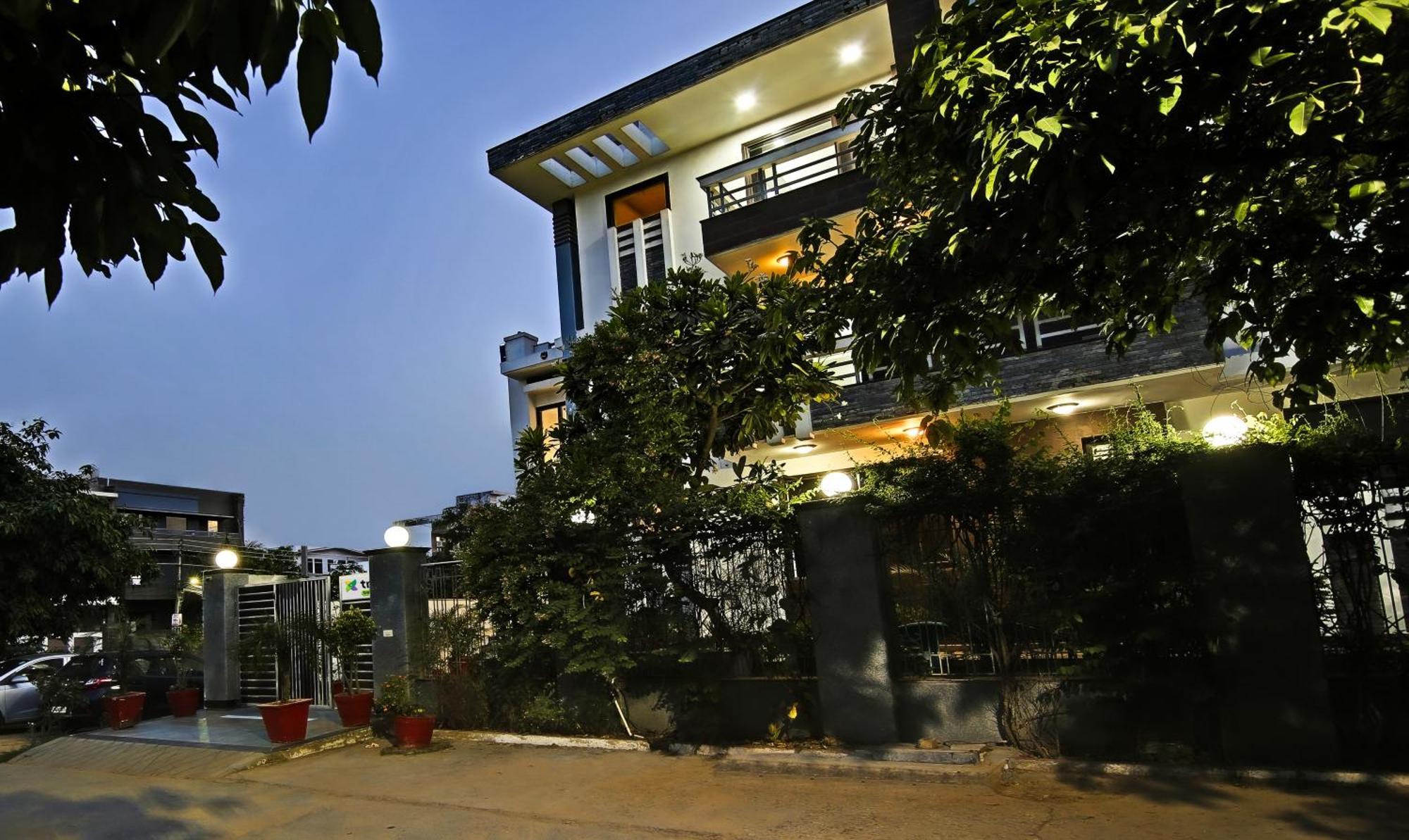 Blue Moon Residency & Restaurant Hotel