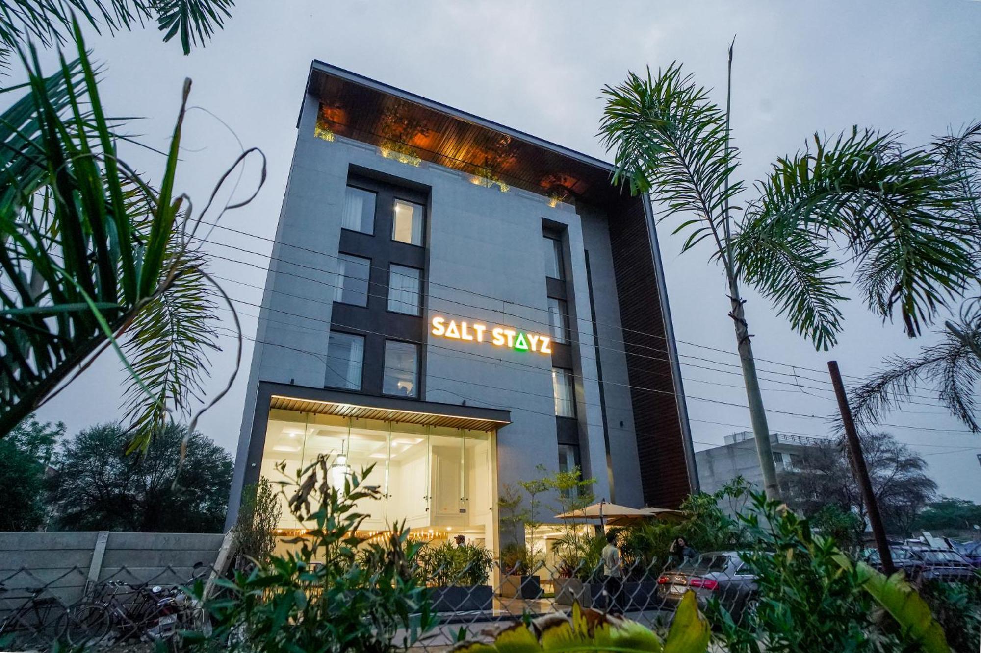 Saltstayz Basil - Near Golf Course Road & Extension Road 4* Gurgaon