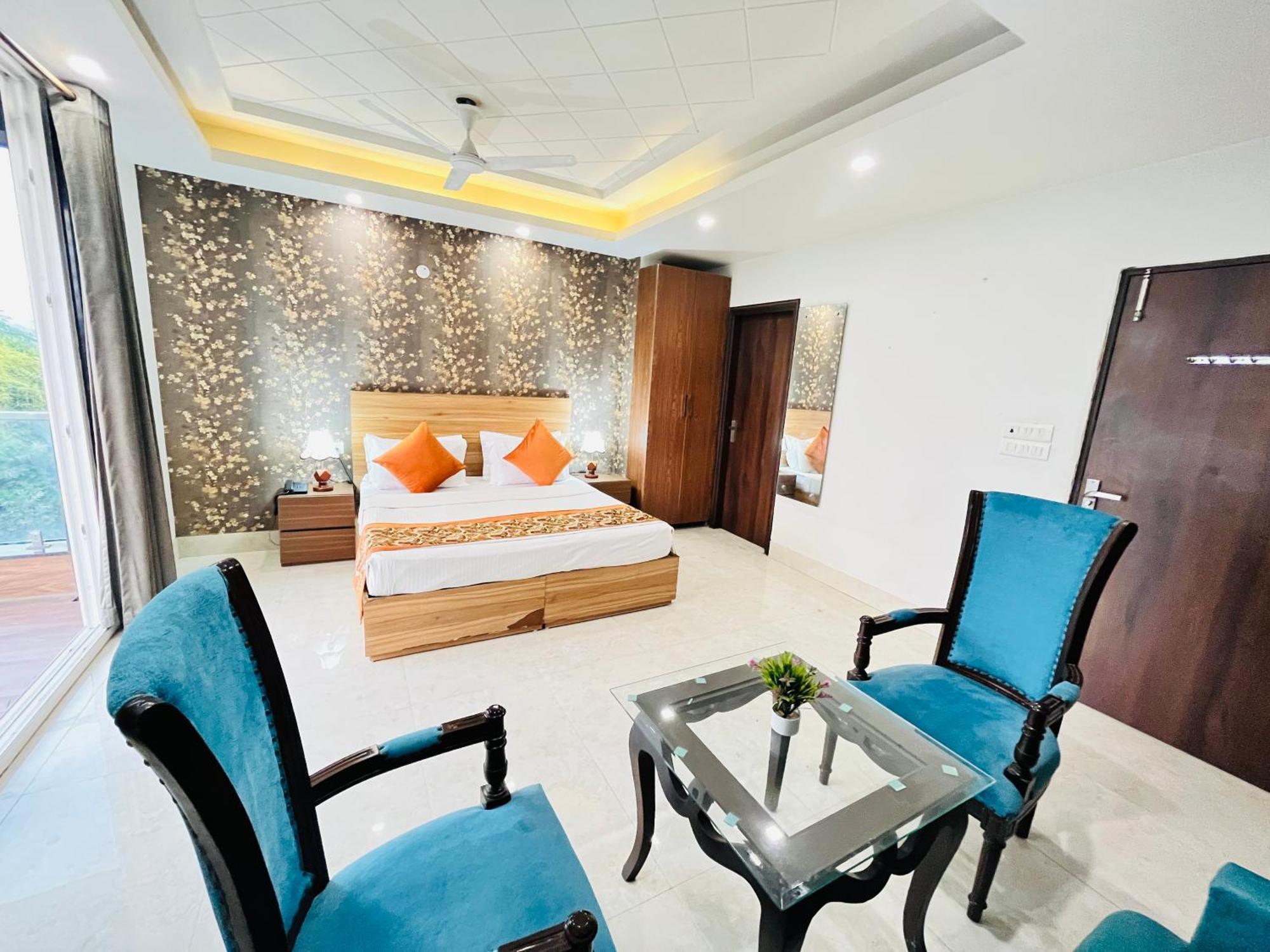 Dayal Regency, Shushant Lok Sector 29, Near Fortis Hospital