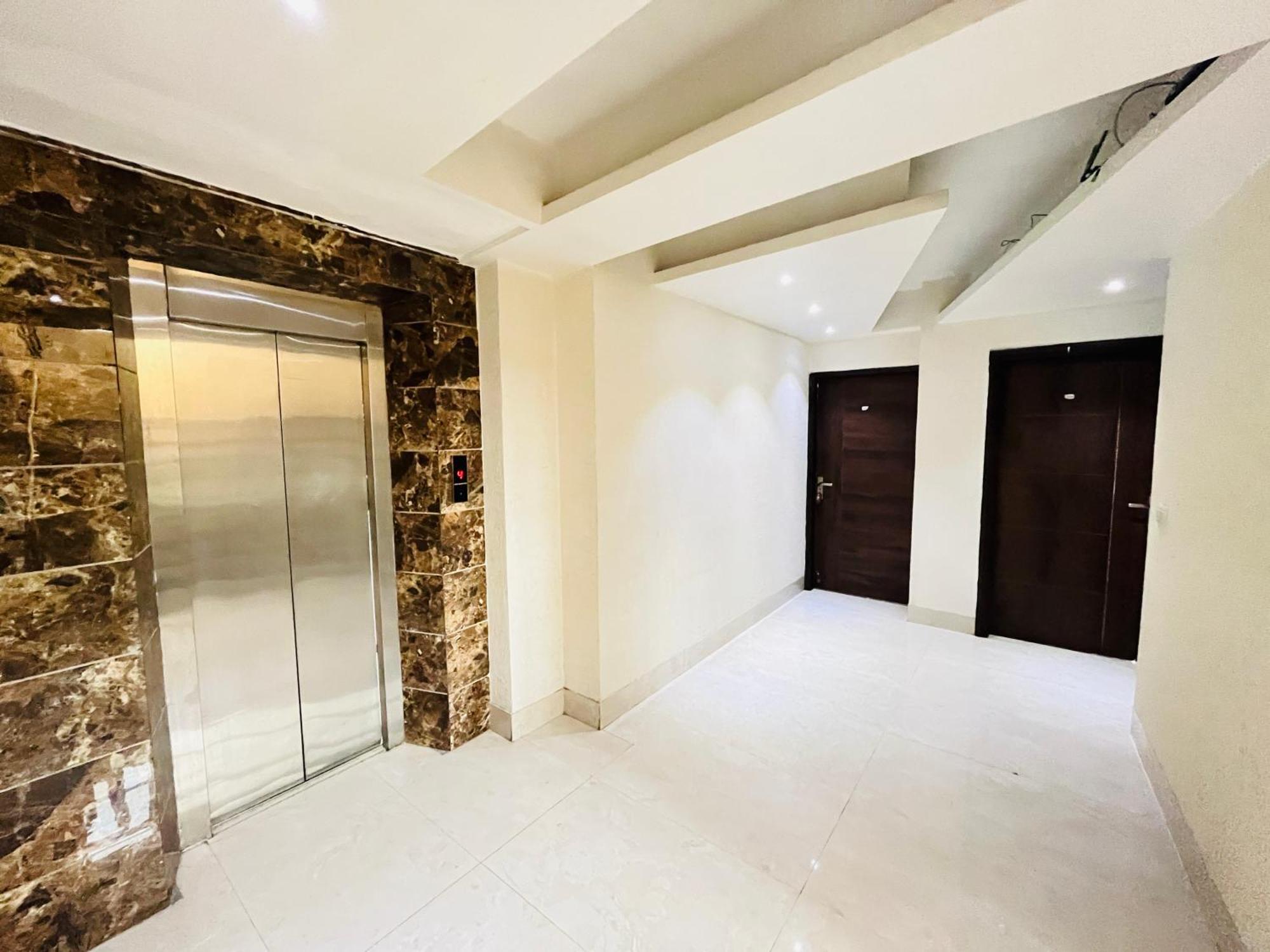 Dayal Regency, Shushant Lok Sector 29, Near Fortis Hospital Hotel Gurgaon