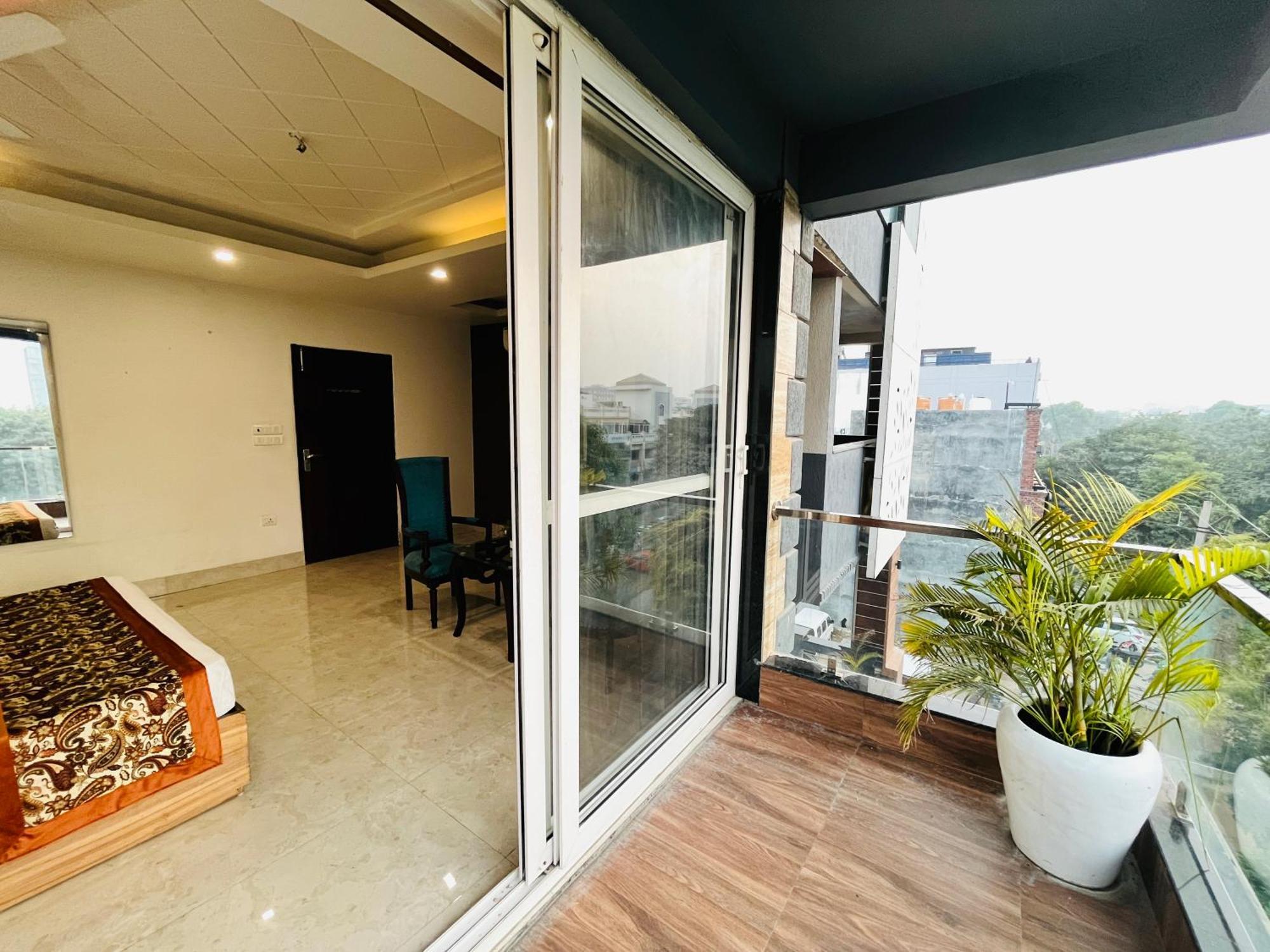 Dayal Regency, Shushant Lok Sector 29, Near Fortis Hospital Hotel