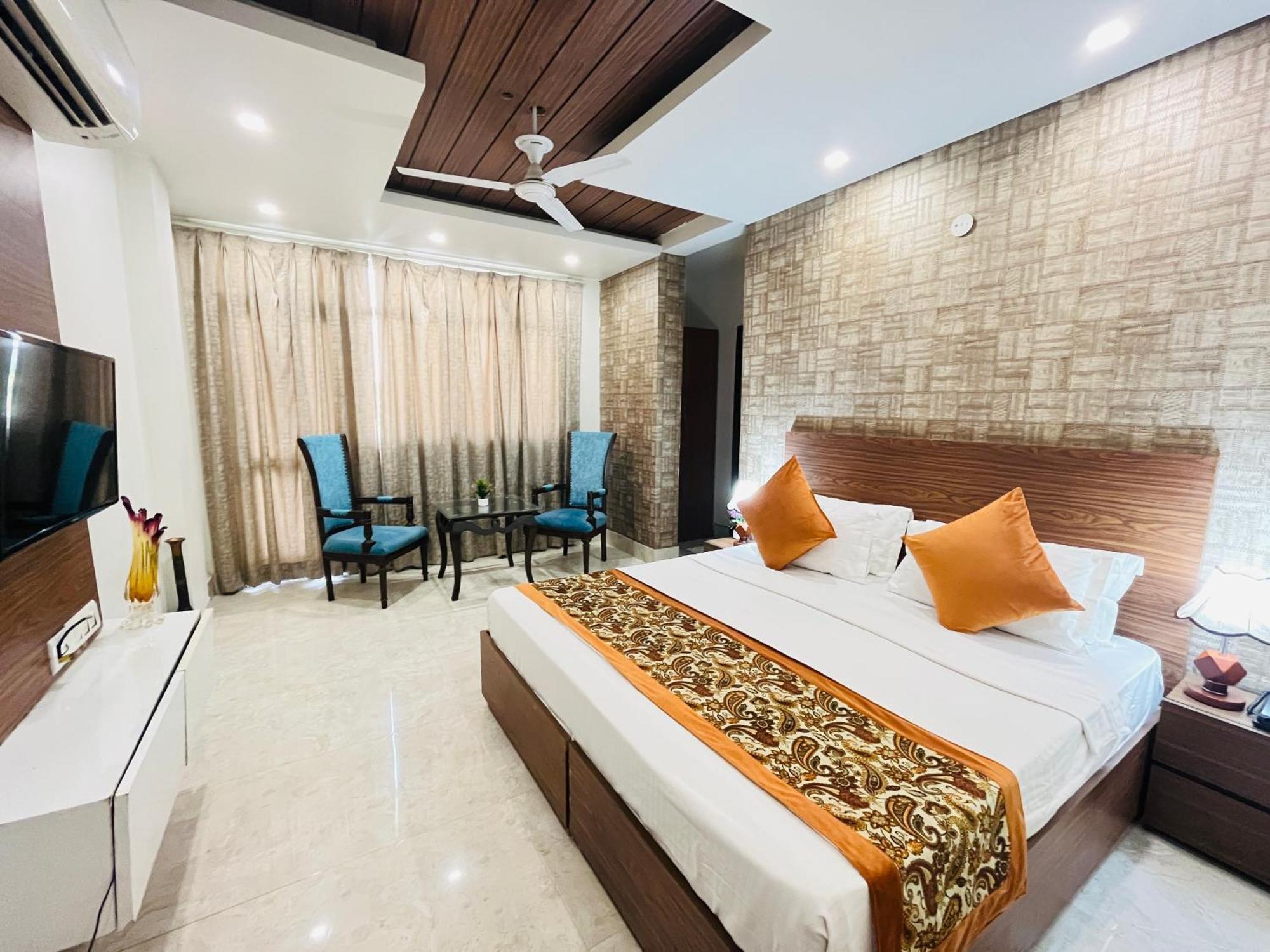 Dayal Regency, Shushant Lok Sector 29, Near Fortis Hospital 3* Gurgaon