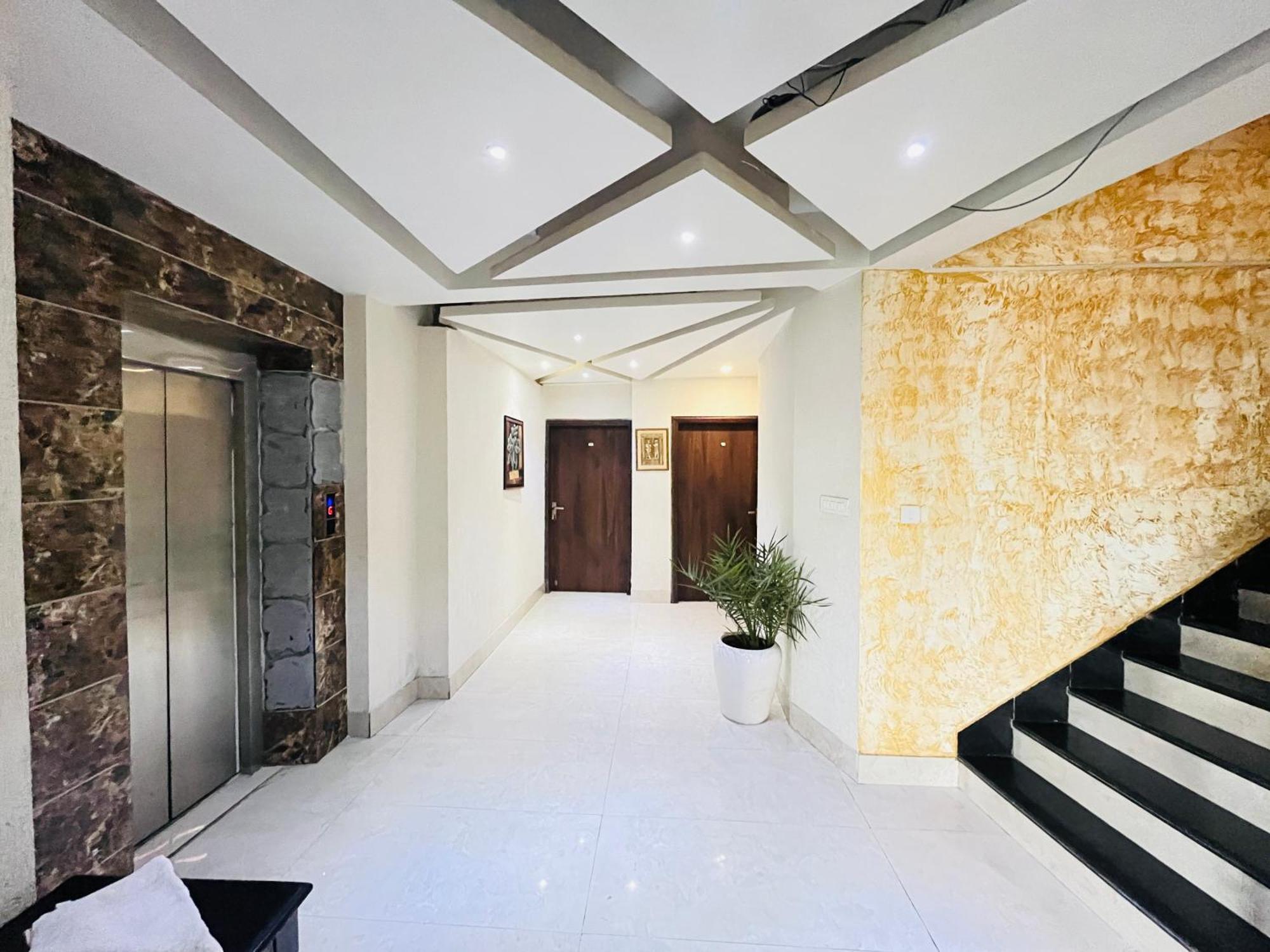 Dayal Regency, Shushant Lok Sector 29, Near Fortis Hospital Hotel Gurgaon