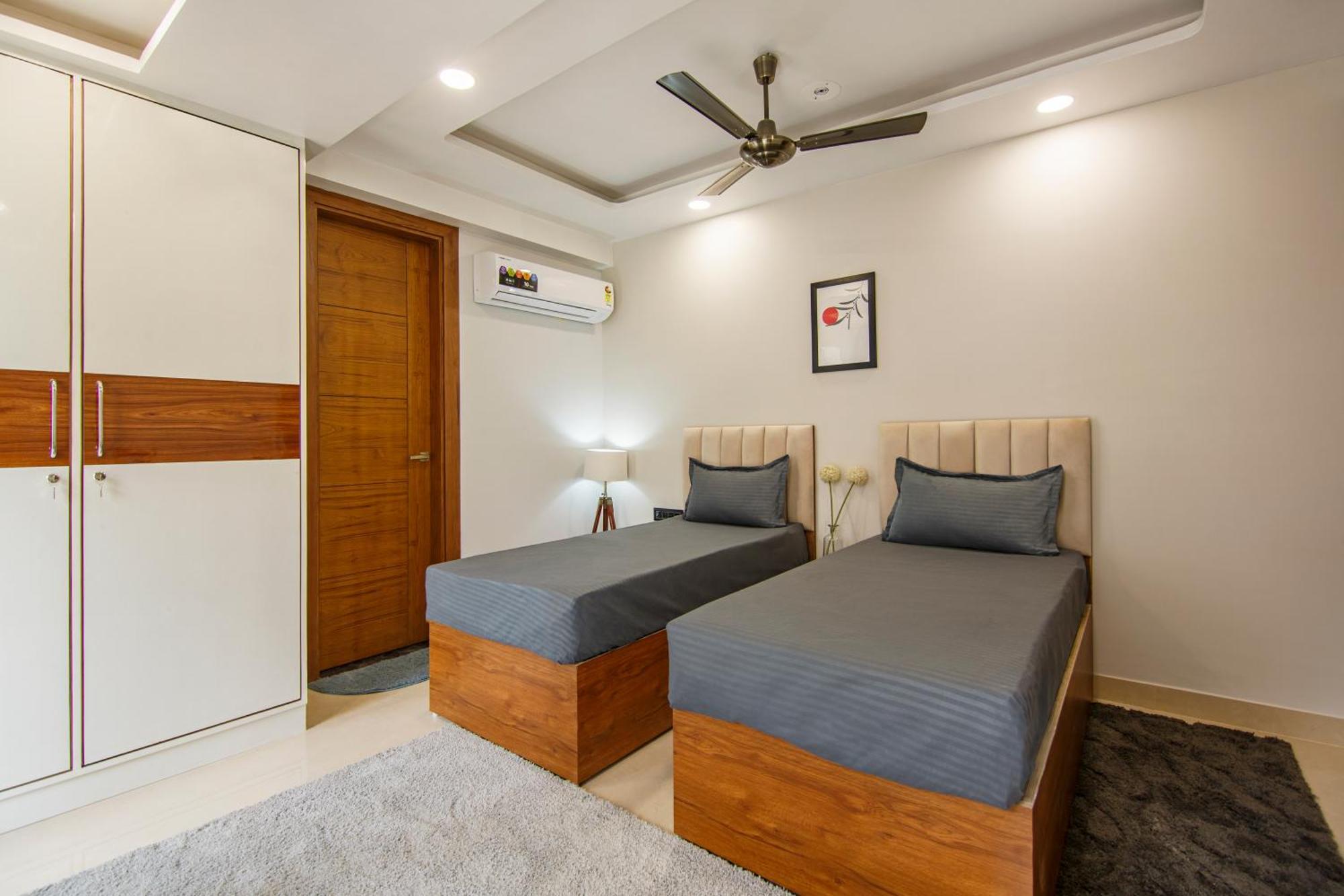 Apartment Living Homes Aries-sector 47, Near Park Hospital, Jharsa Road *