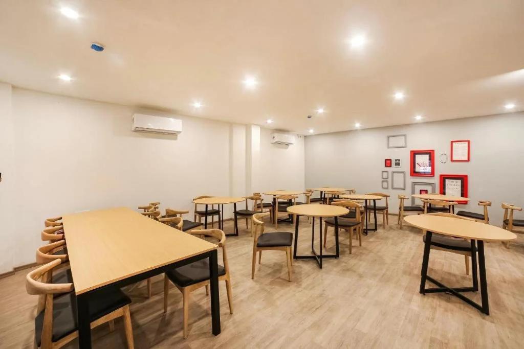 Tipsyy 003 Guest house Gurgaon
