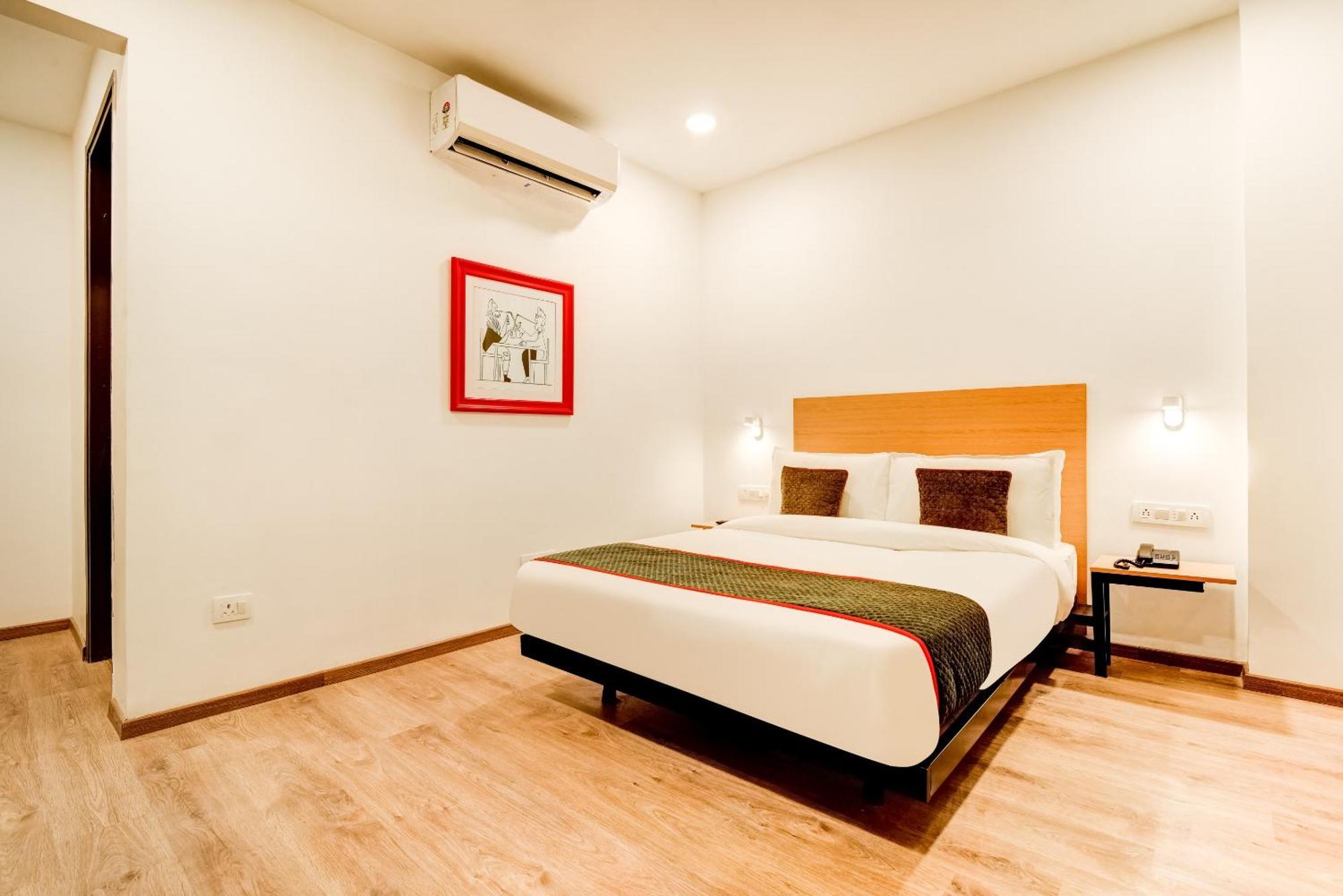 Hotel Townhouse 282 Golf Course Road Near Appu Ghar Gurgaon