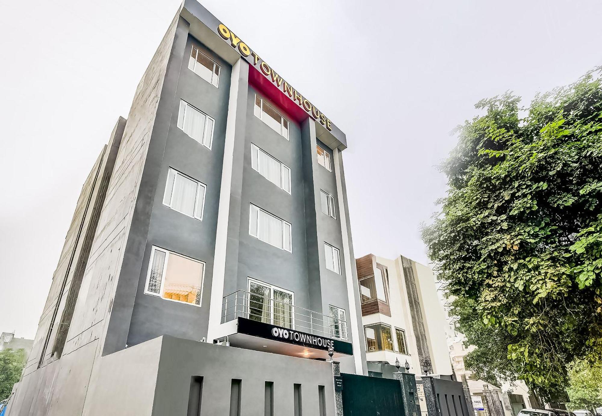 Townhouse 282 Golf Course Road Near Appu Ghar Gurgaon