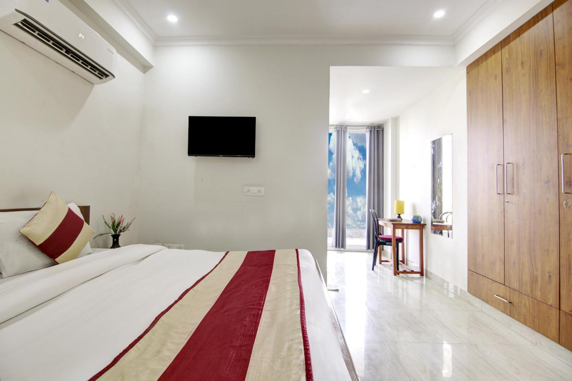 Niketan Medanta Service - A Boutique * Gurgaon