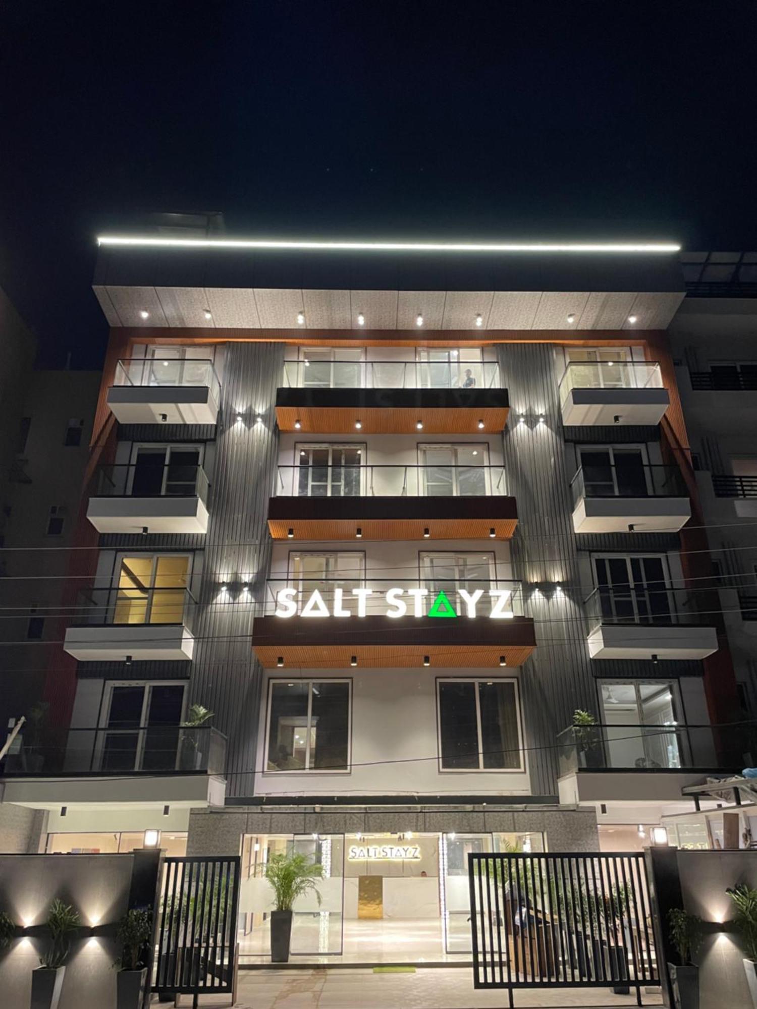 Hotel Saltstayz Premier - Near Golf Course Road & Sector 57 Gurgaon