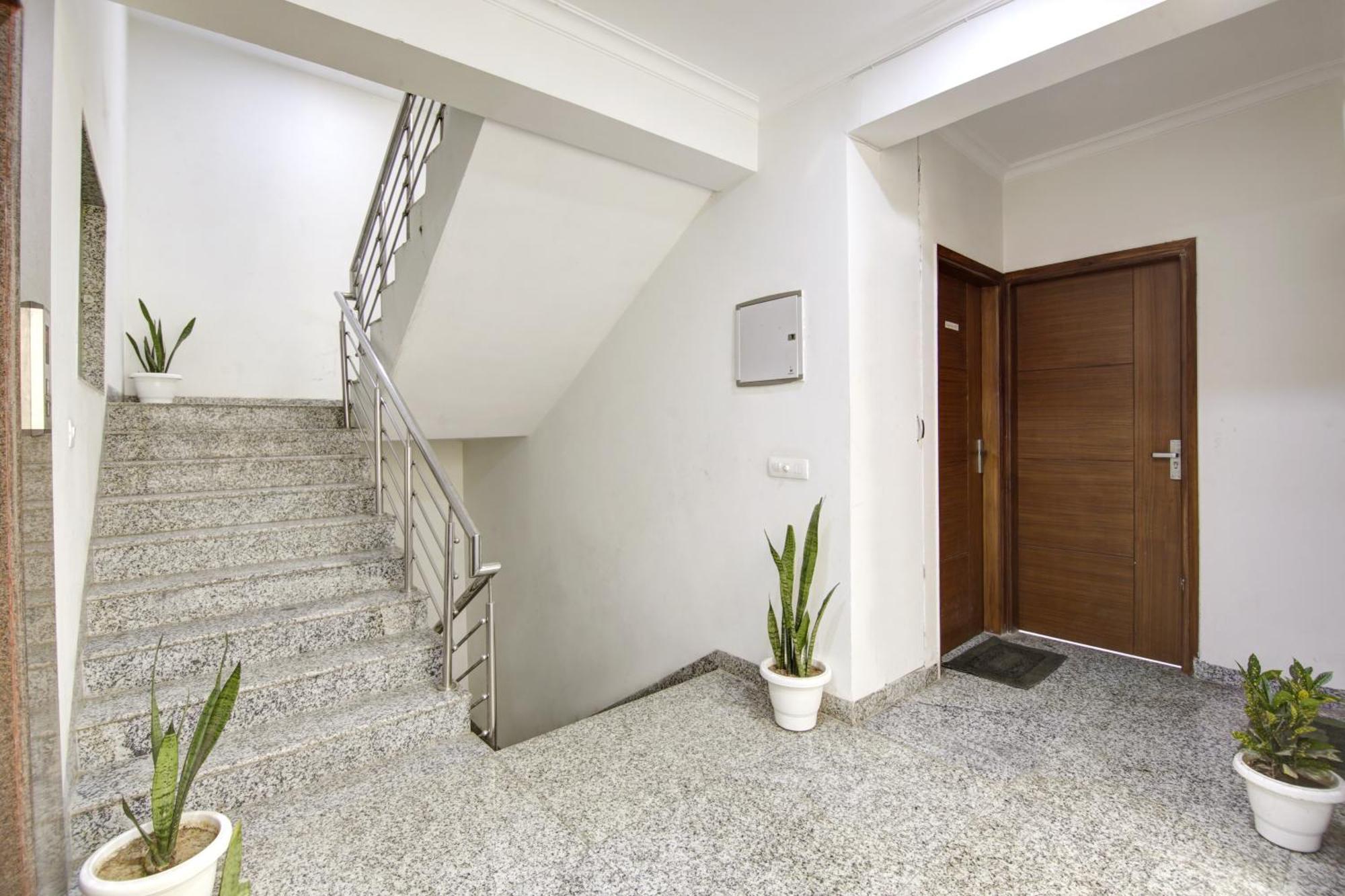 Niketan Medanta Service - A Boutique * Gurgaon