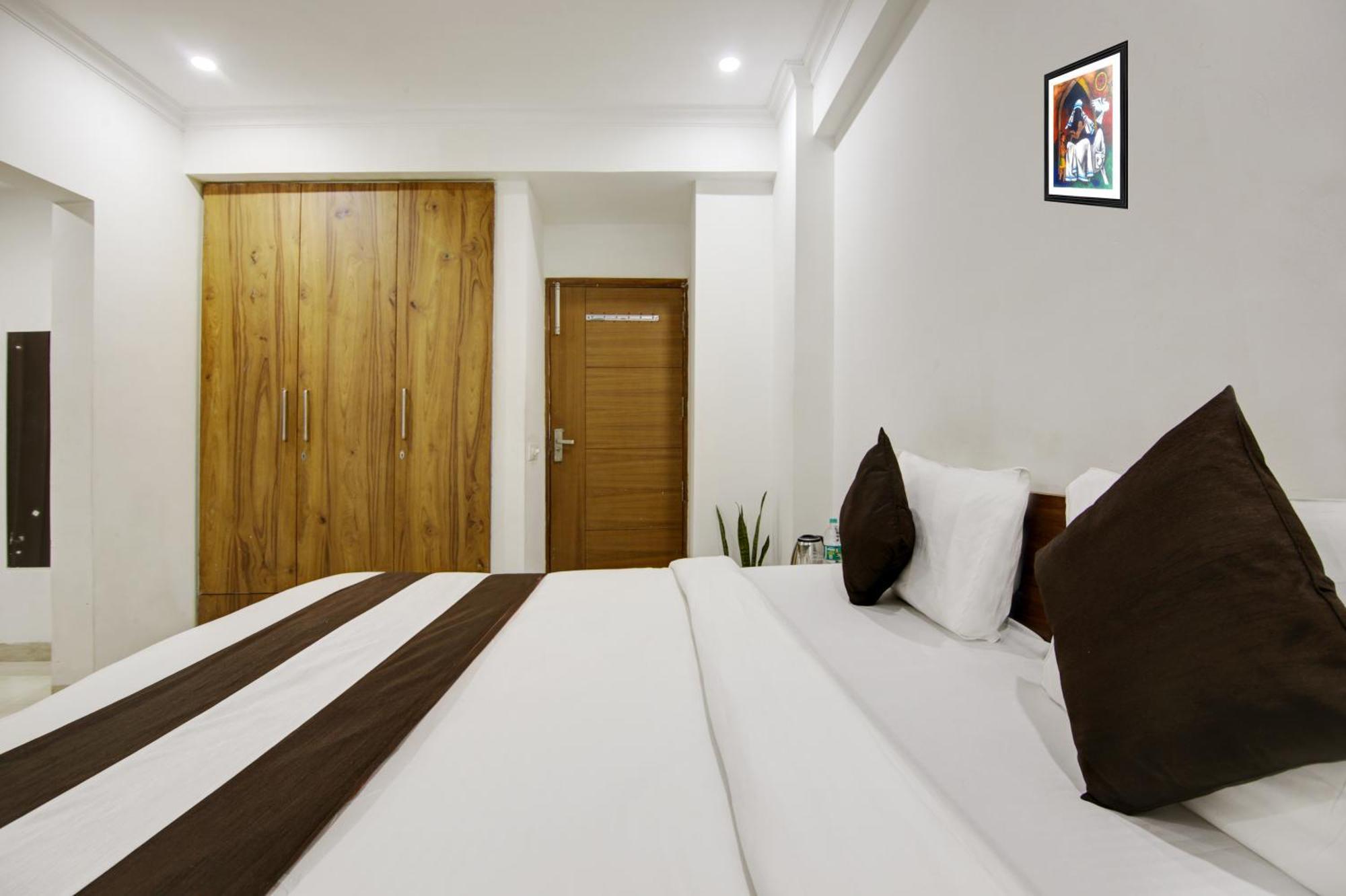 Niketan Medanta Service - A Boutique *
