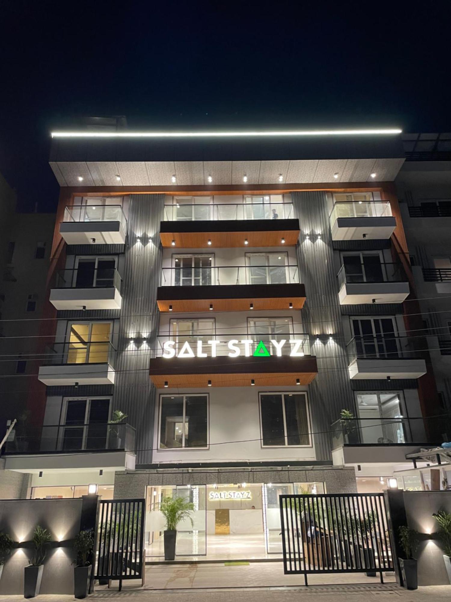 Saltstayz Premier - Near Golf Course Road & Sector 57 4* Gurgaon