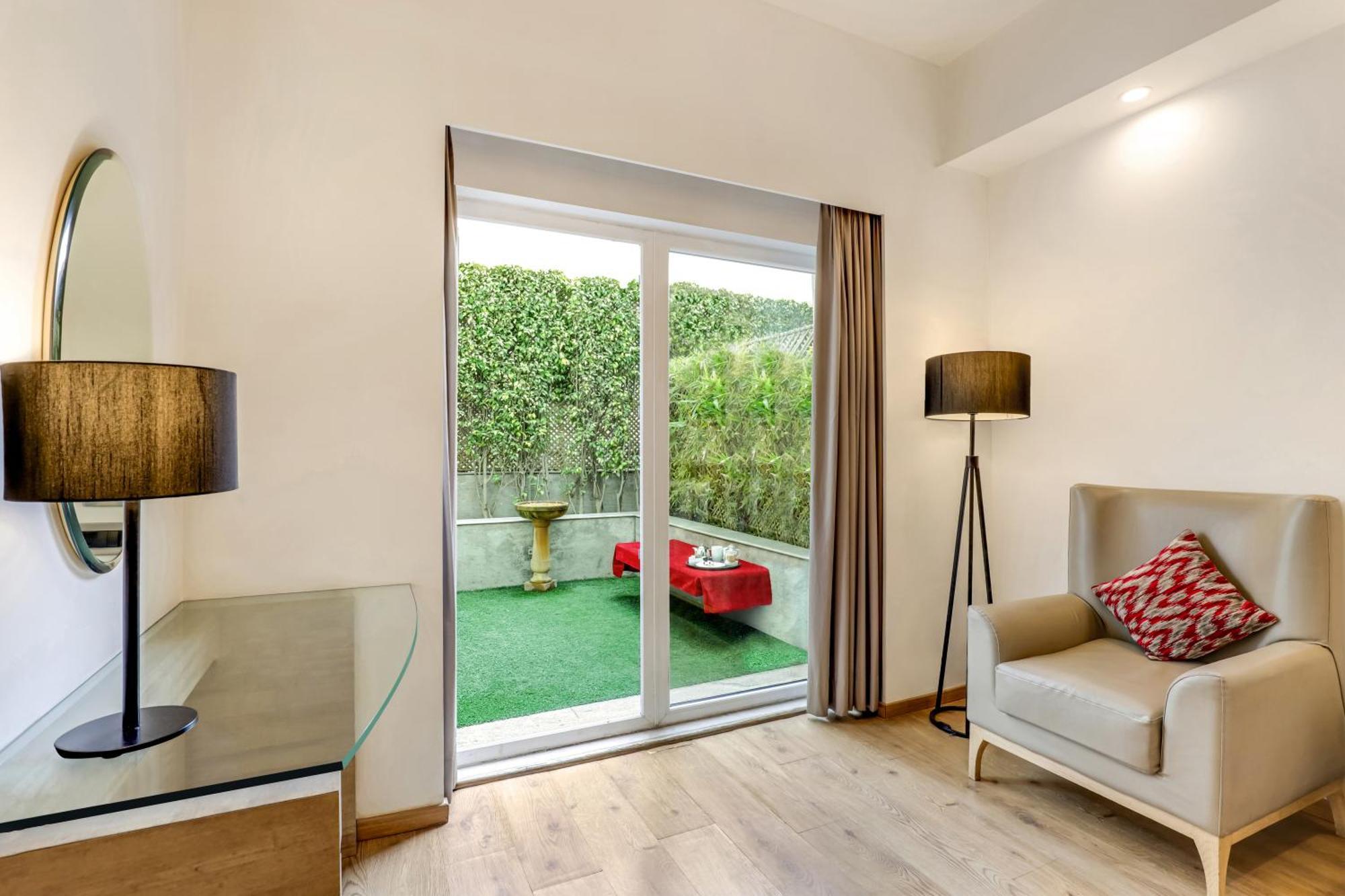 Lemon Tree Premier Center Hotel 4*