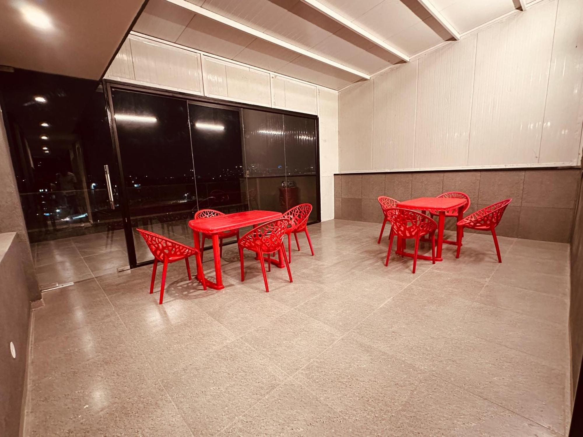 The Lodgers 2 Bhk Serviced Near Artemis Hospital Sector 57 - Nearest Metro Station Sector 54 Chowk Aparthotel