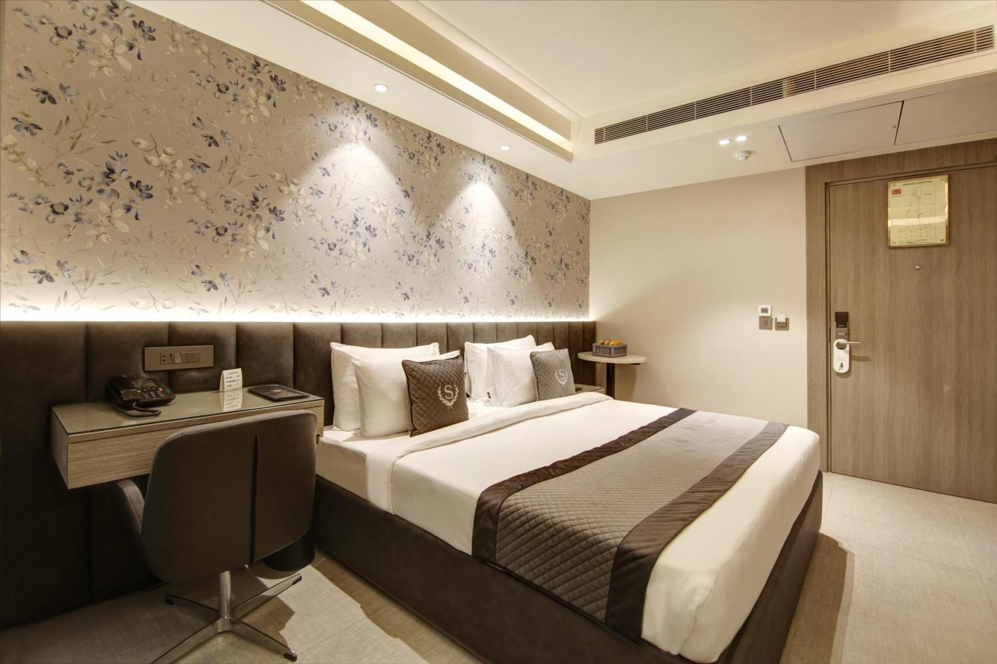 Stepstones And Inn-dlf Phase 3 Gurgaon