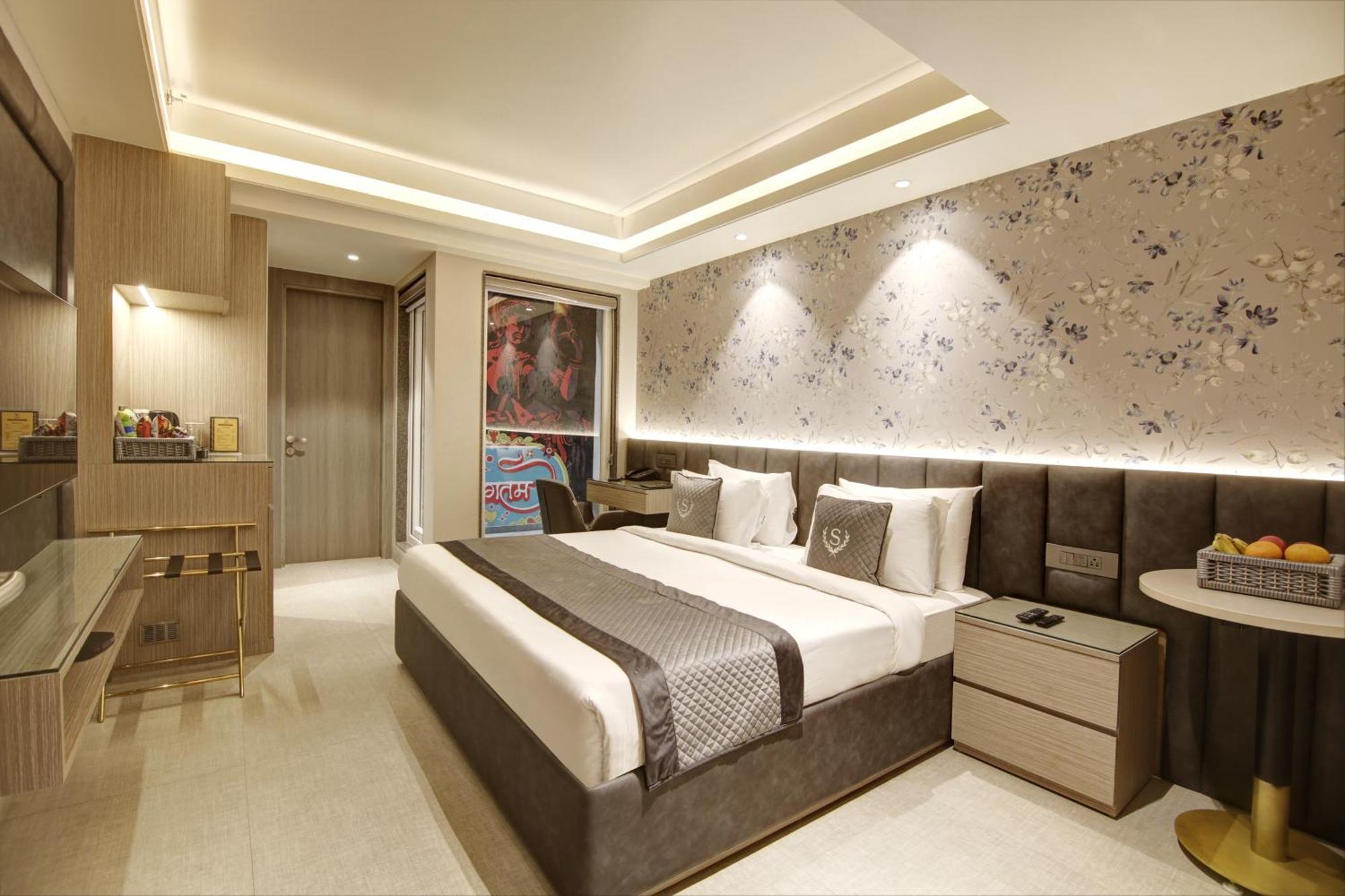 Stepstones And Inn-dlf Phase 3 4* Gurgaon