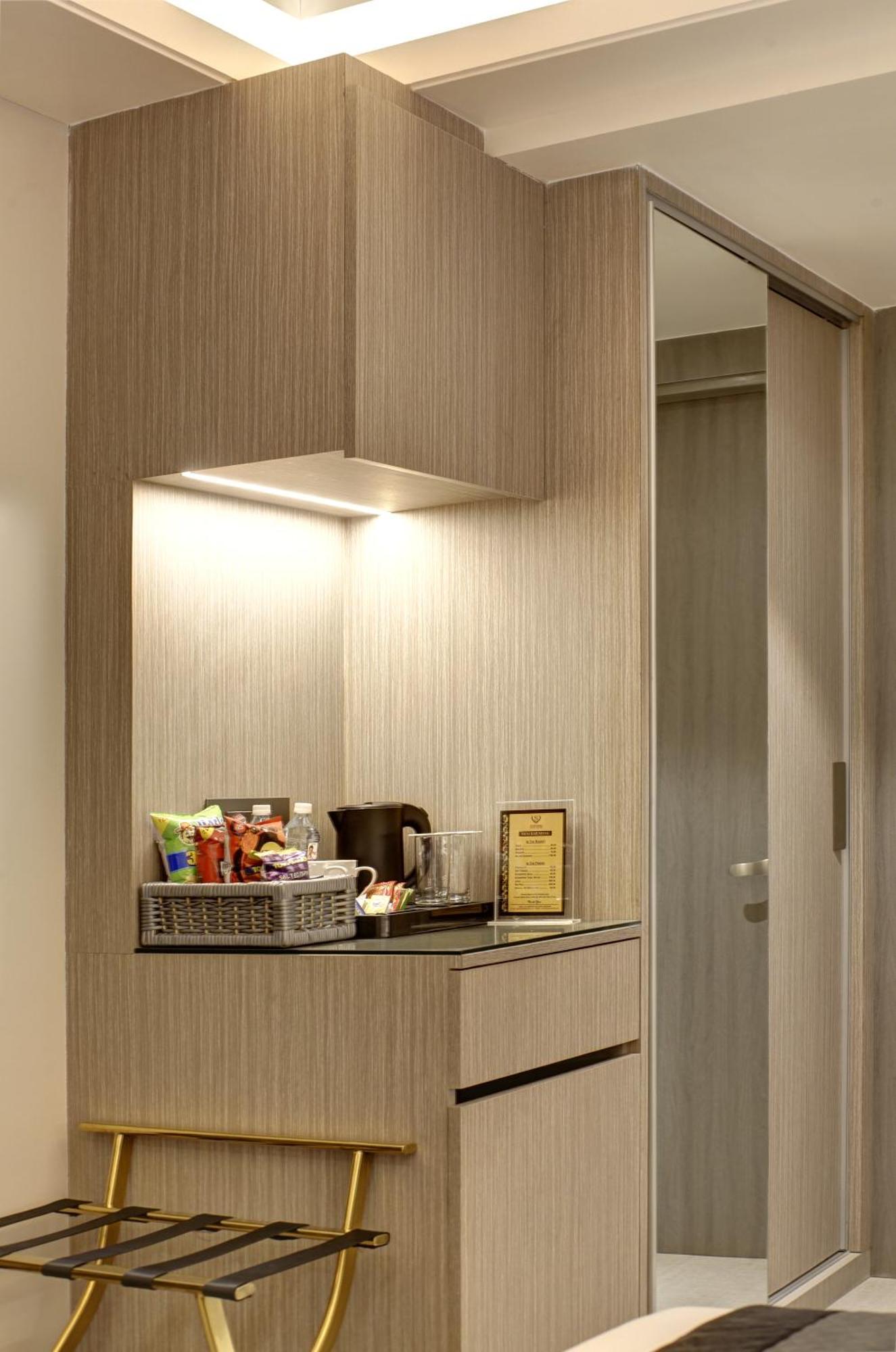 Stepstones And Inn-dlf Phase 3 Hotel 4*