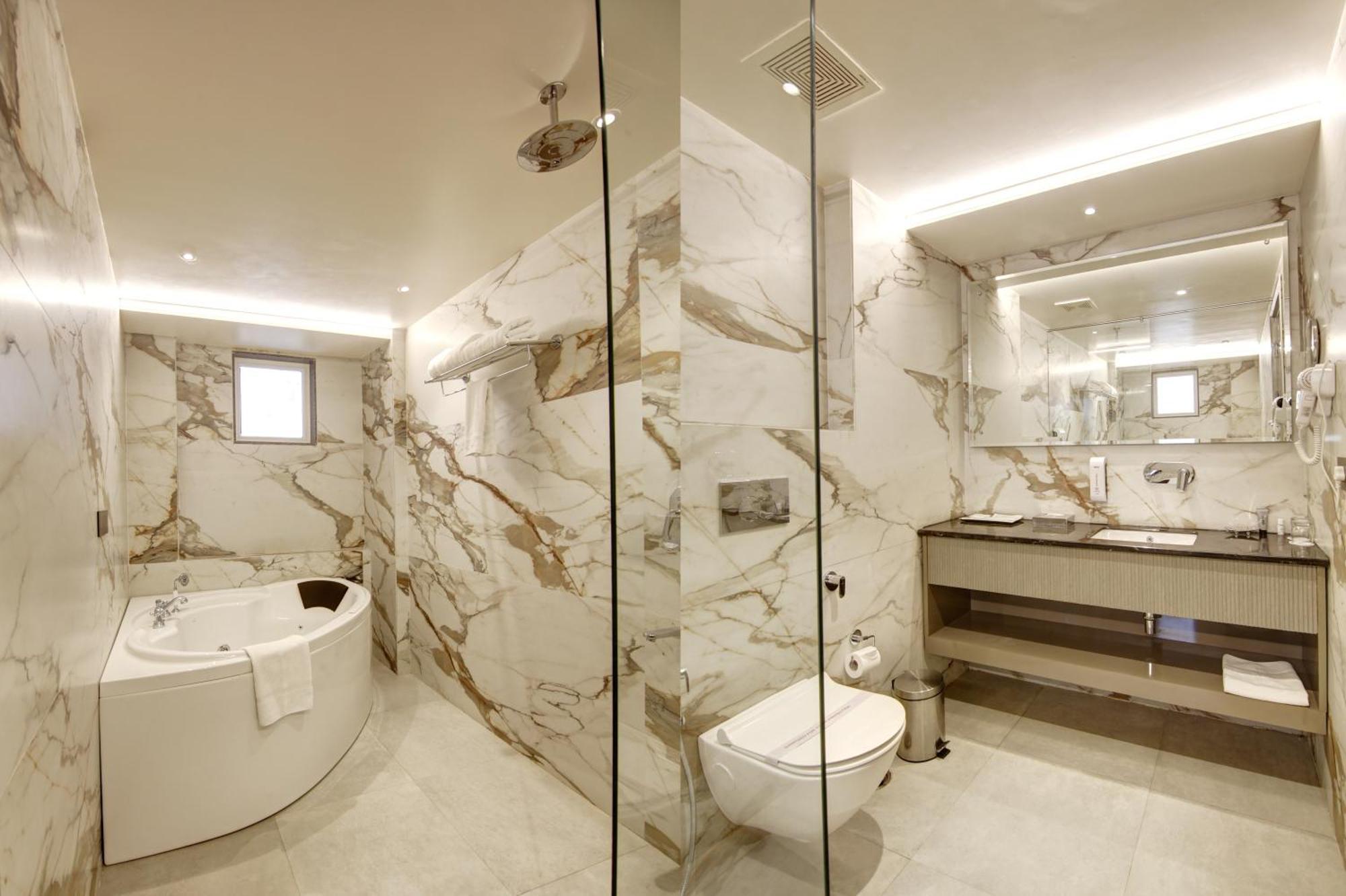 Hotel Stepstones And Inn-dlf Phase 3 4*