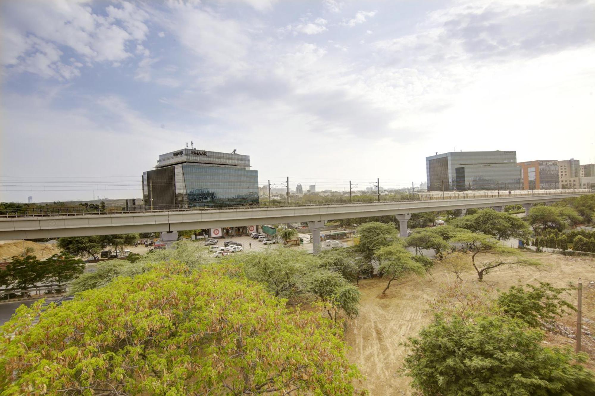Hotel Stepstones And Inn-dlf Phase 3