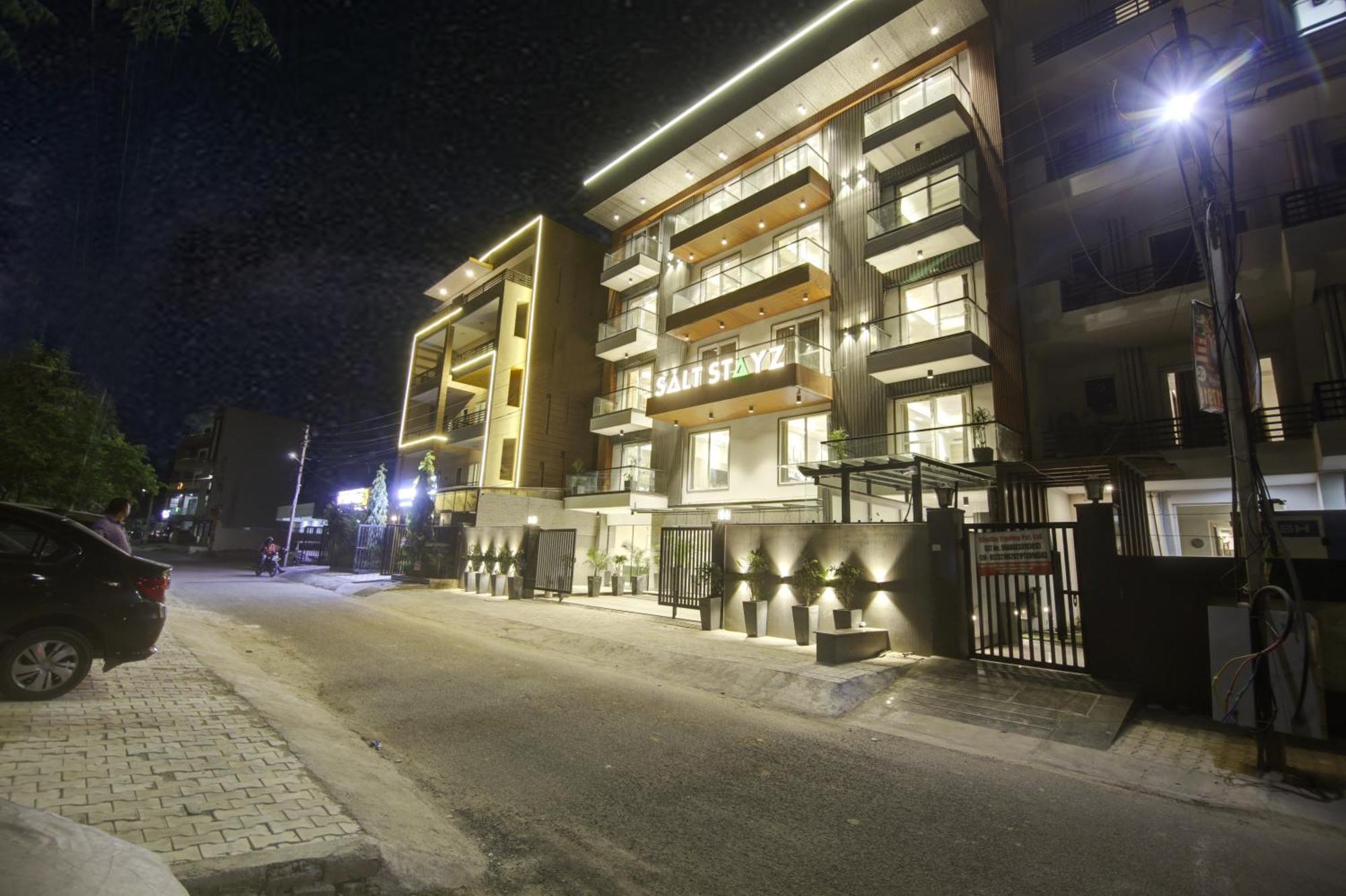 Saltstayz Premier - Near Golf Course Road & Sector 57 Hotel Gurgaon
