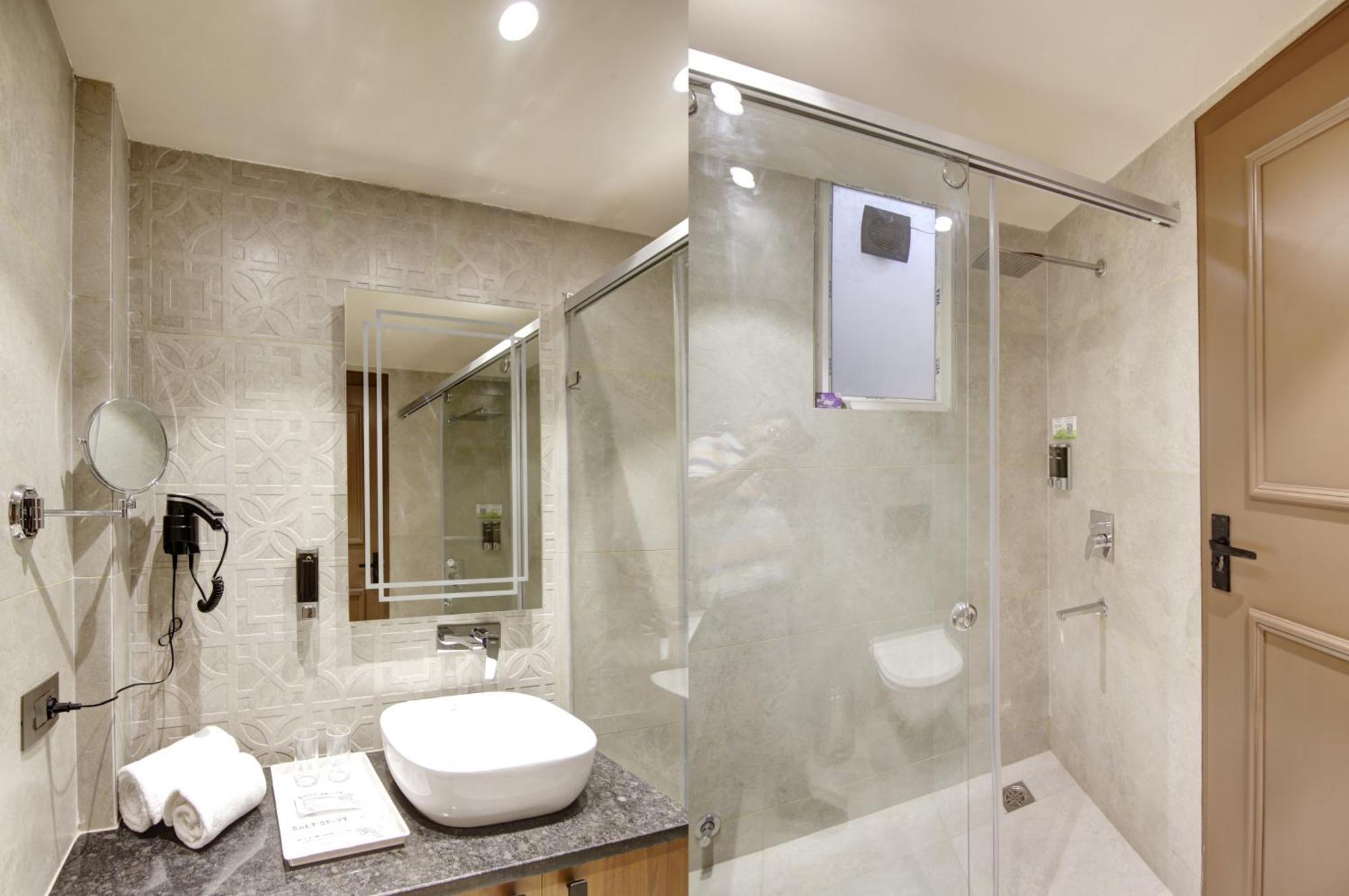 Saltstayz Premier - Near Golf Course Road & Sector 57