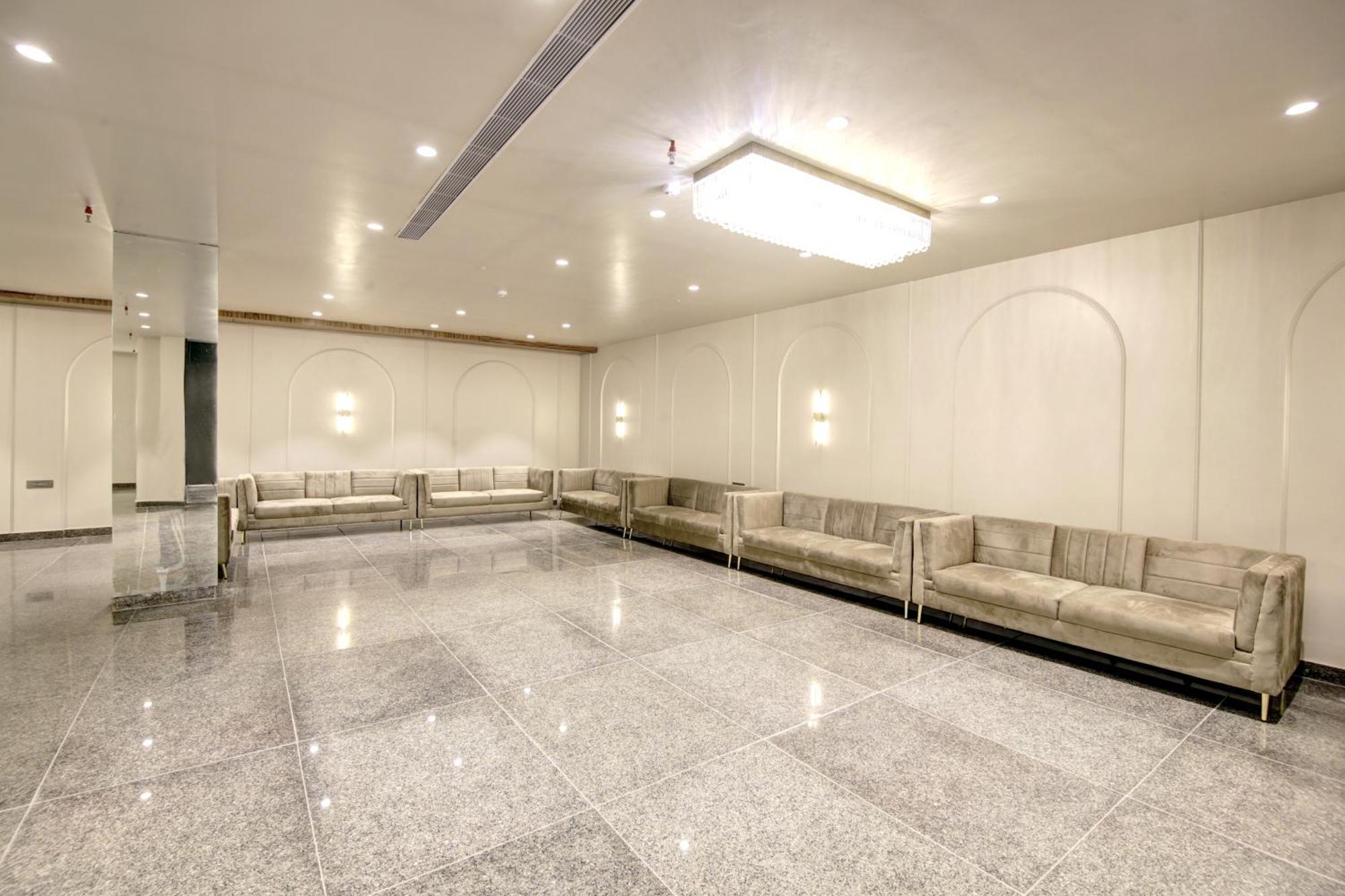 Saltstayz Premier - Near Golf Course Road & Sector 57 Gurgaon