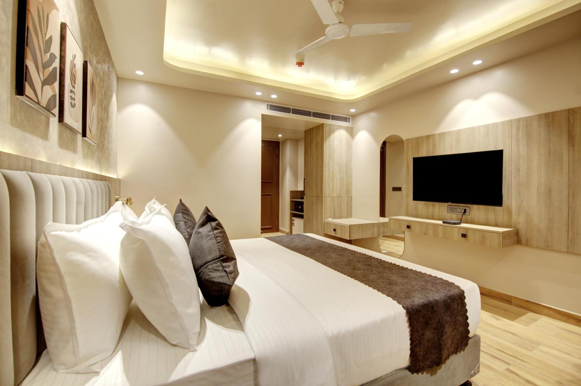 Hotel Saltstayz Premier - Near Golf Course Road & Sector 57 Gurgaon