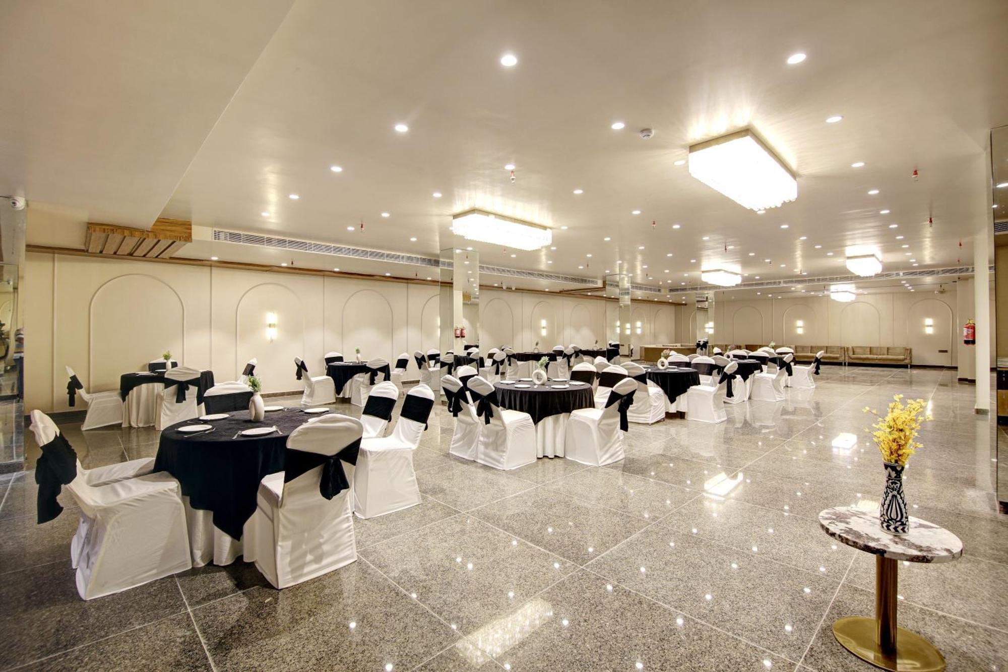 Saltstayz Premier - Near Golf Course Road & Sector 57 Hotel Gurgaon