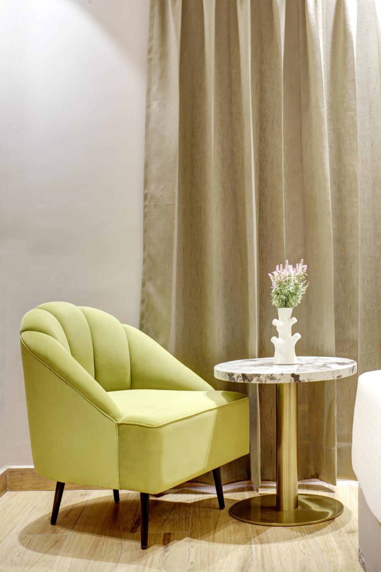 Saltstayz Premier - Near Golf Course Road & Sector 57 Gurgaon
