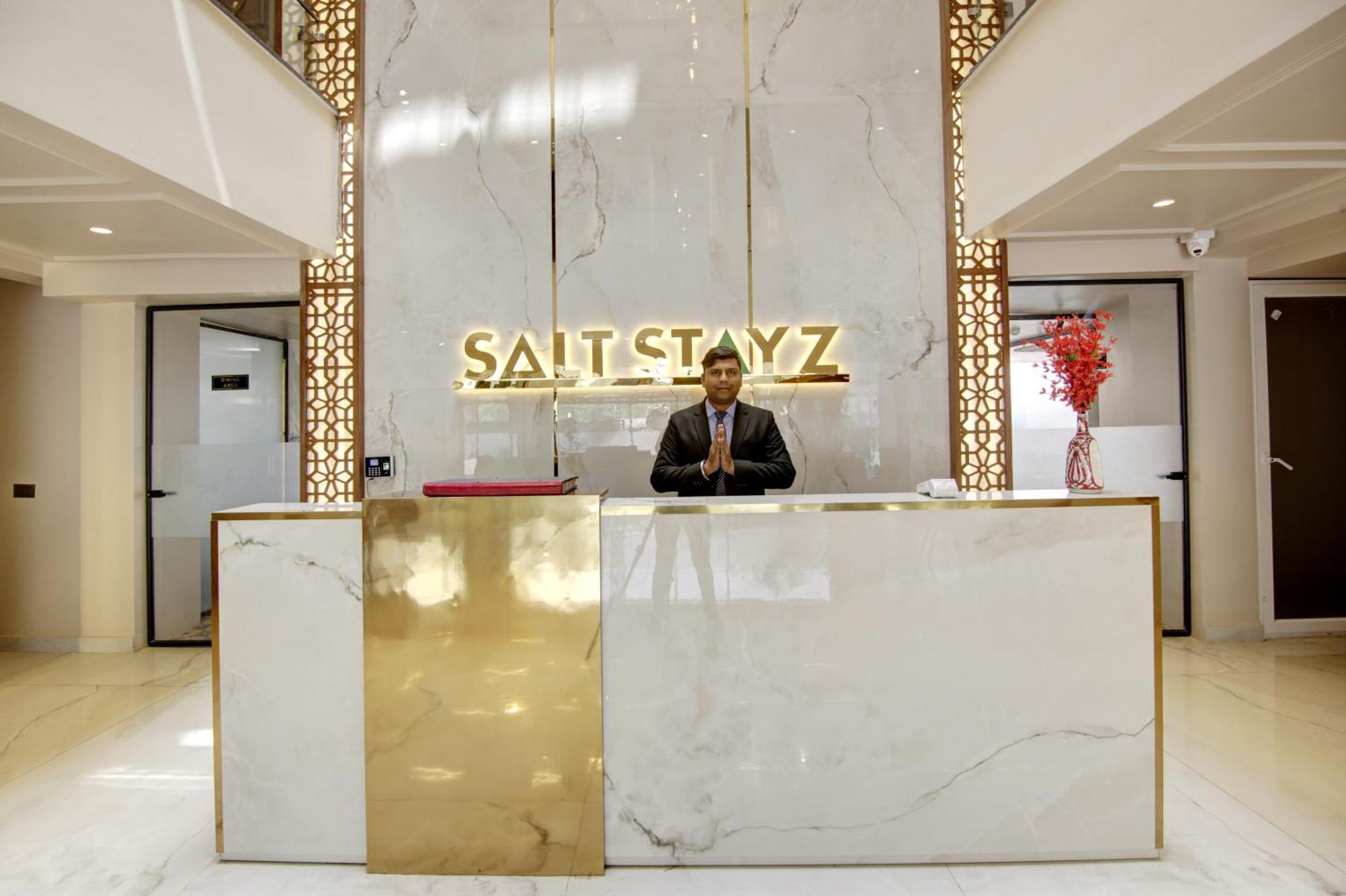 Hotel Saltstayz Premier - Near Golf Course Road & Sector 57 4*