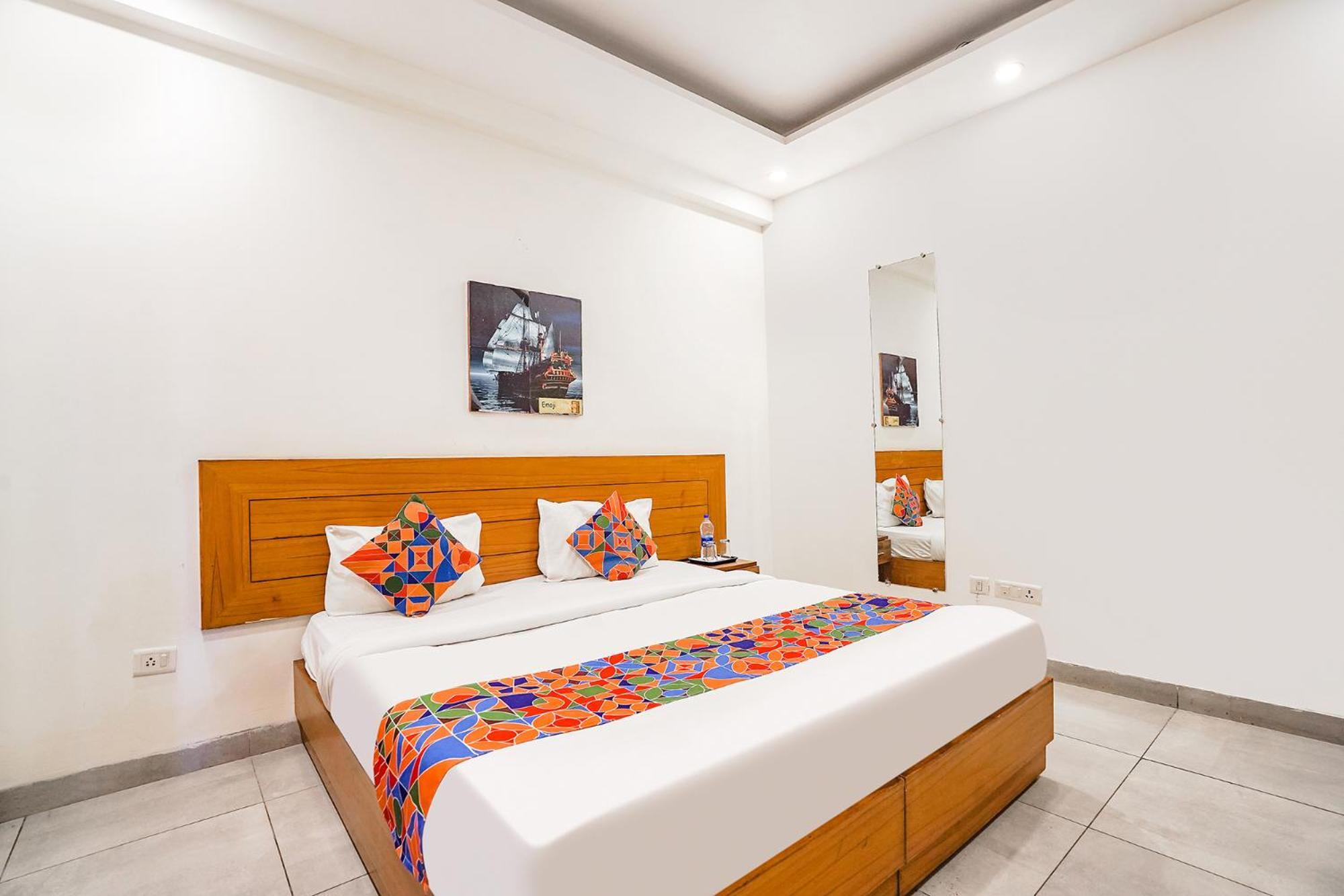 Fabhotel Emoji Hotel Gurgaon