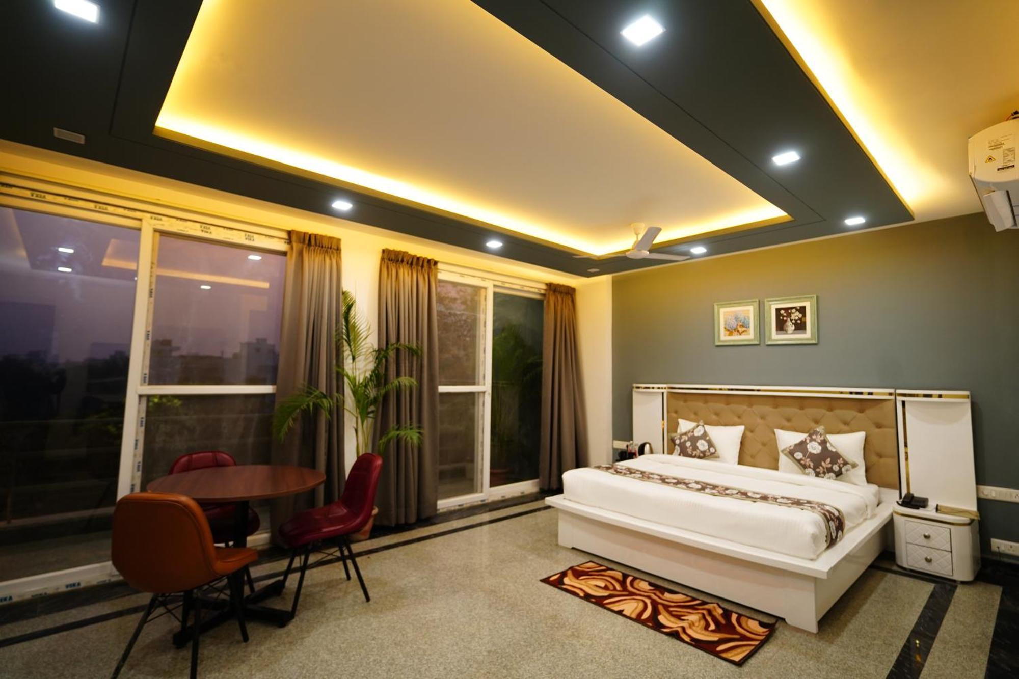 Posh Garden Artemis Hospital Road Hotel Gurgaon