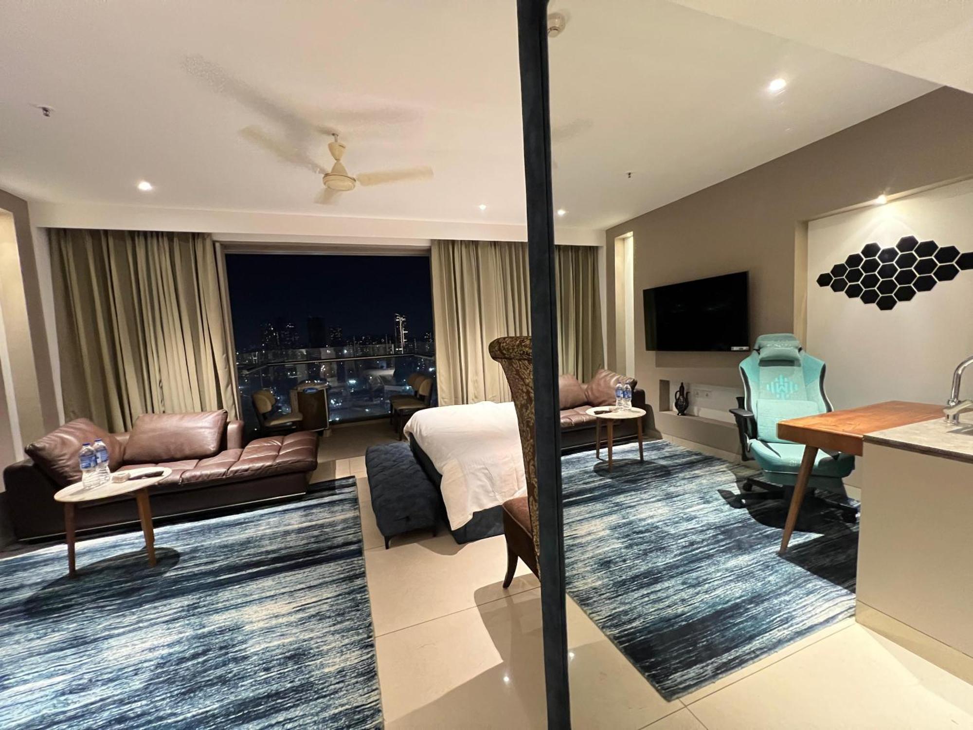 Luxury Key 10 * Gurgaon