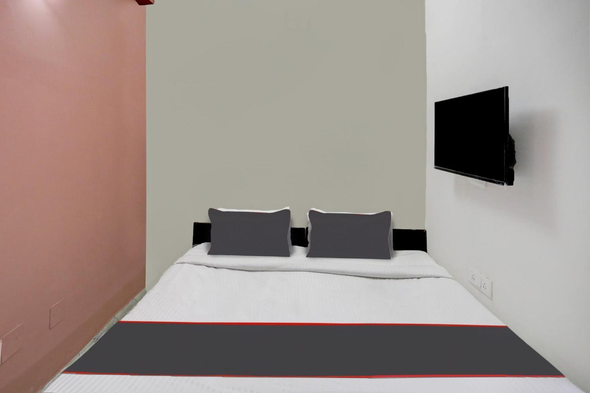 Hotel Capital O Uk House Residency Gurgaon