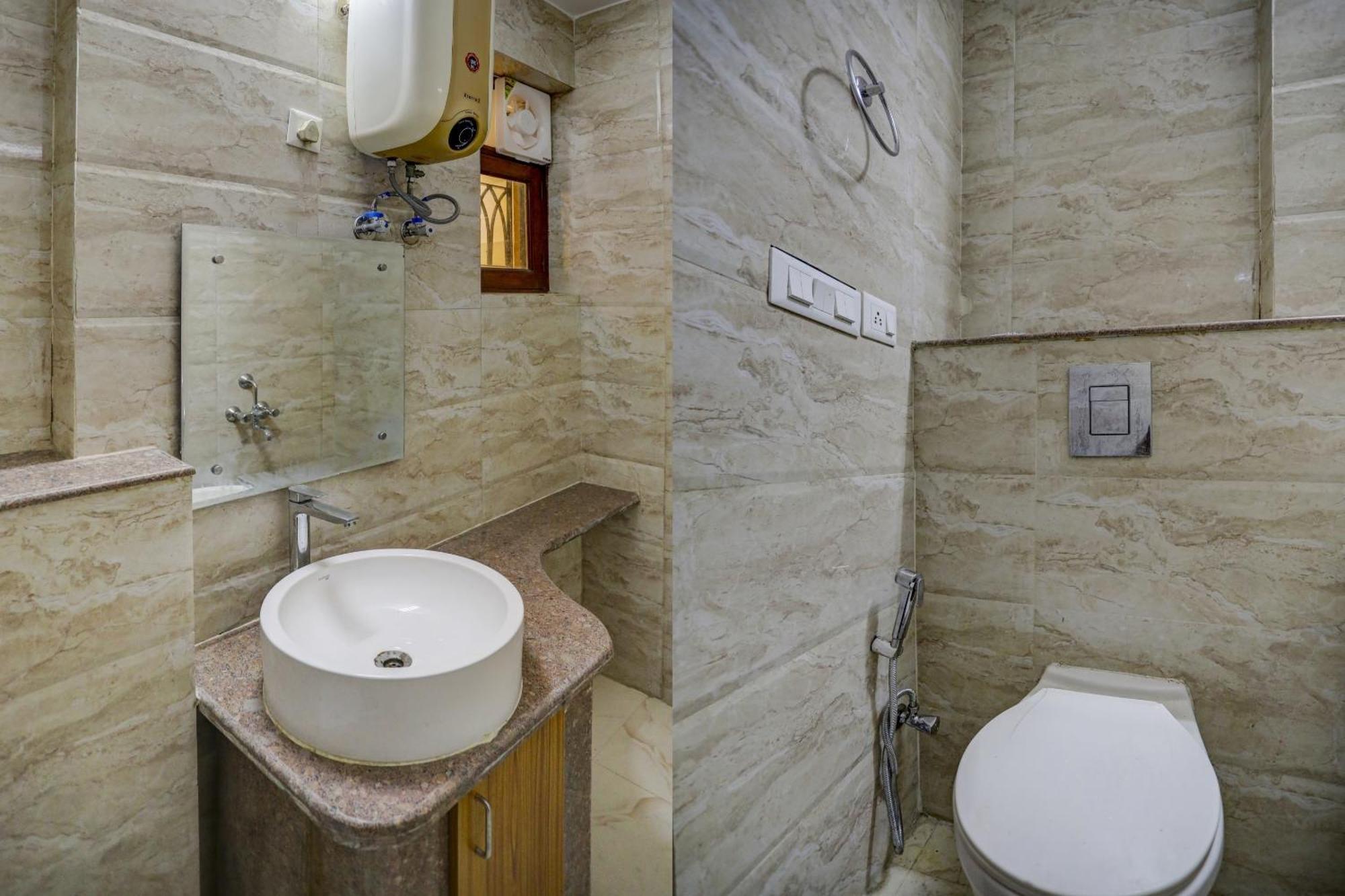 Hotel Capital O Uk House Residency Gurgaon