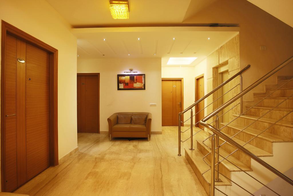 Hotel Fabhotel Grd Dlf Square Gurgaon